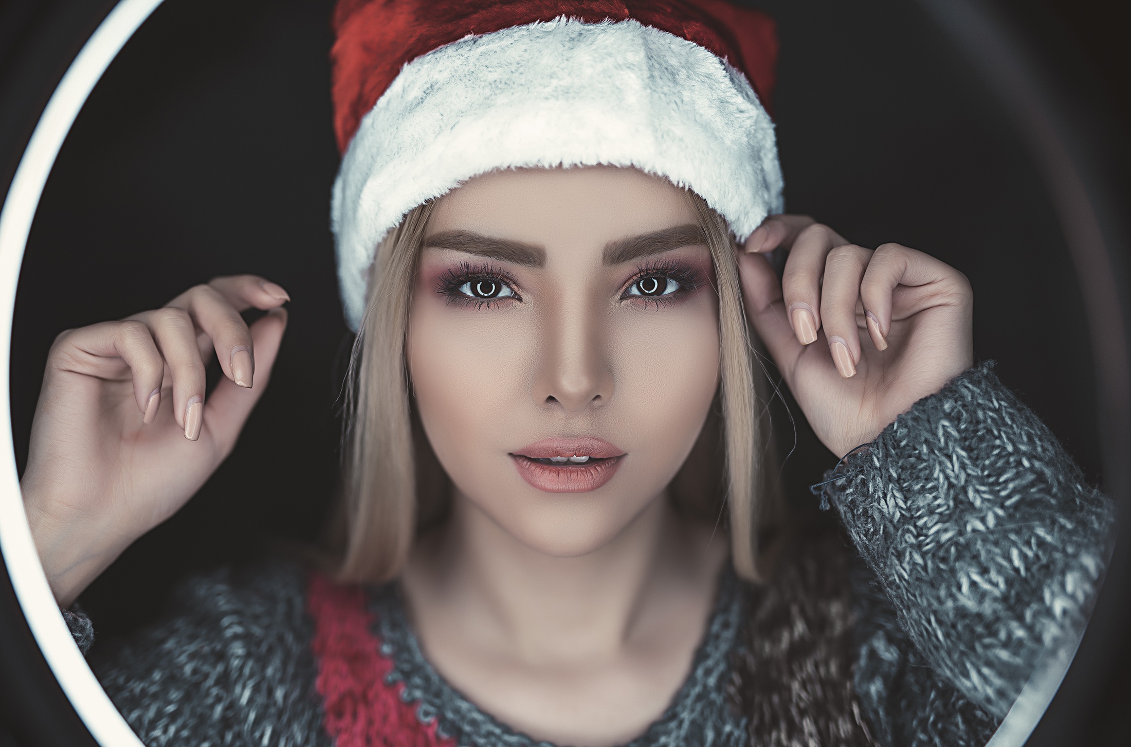 Brown Eyes Face Girl Model Santa Hat Woman 2200x1452