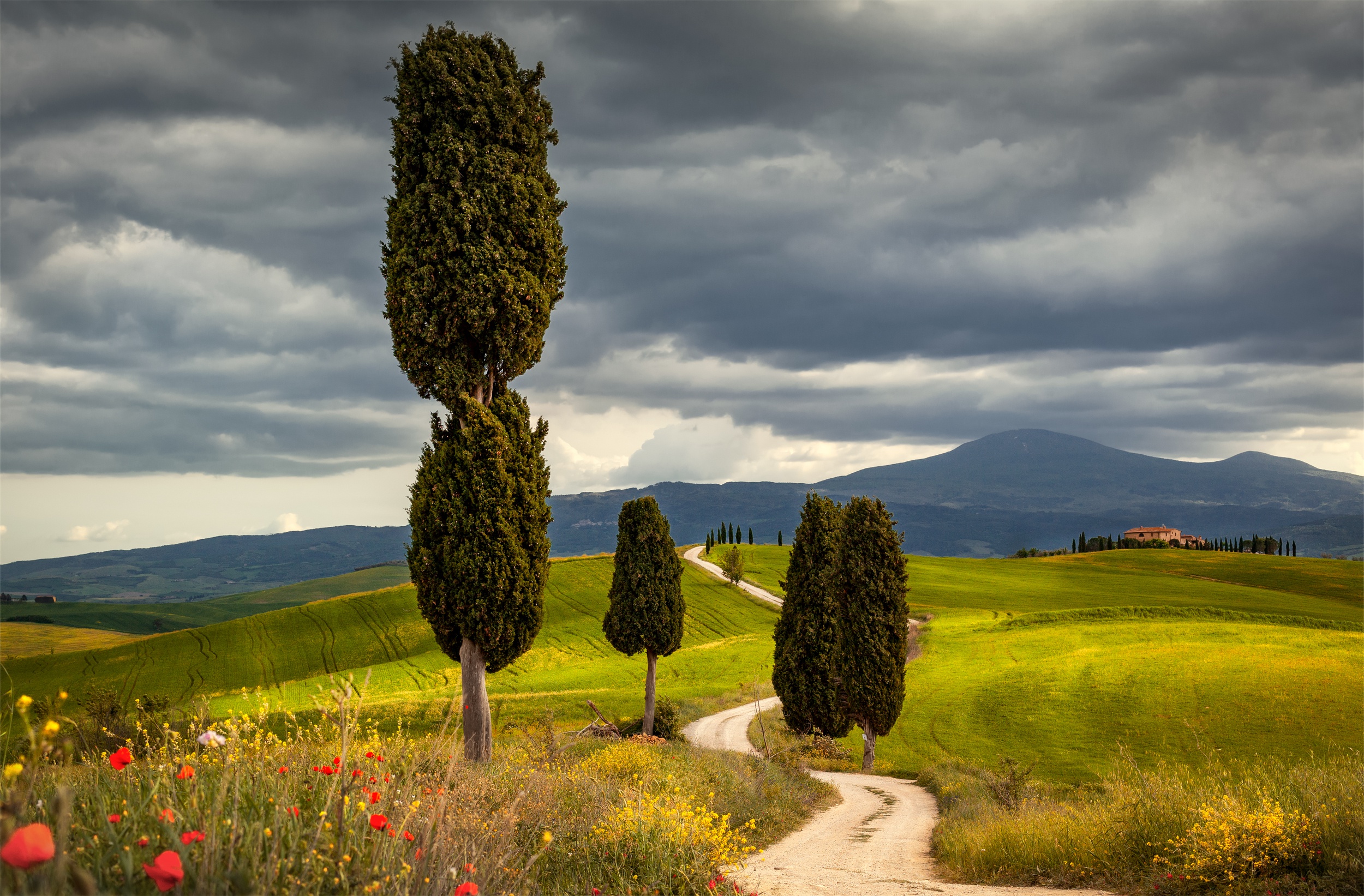Italy Landscape 2500x1643