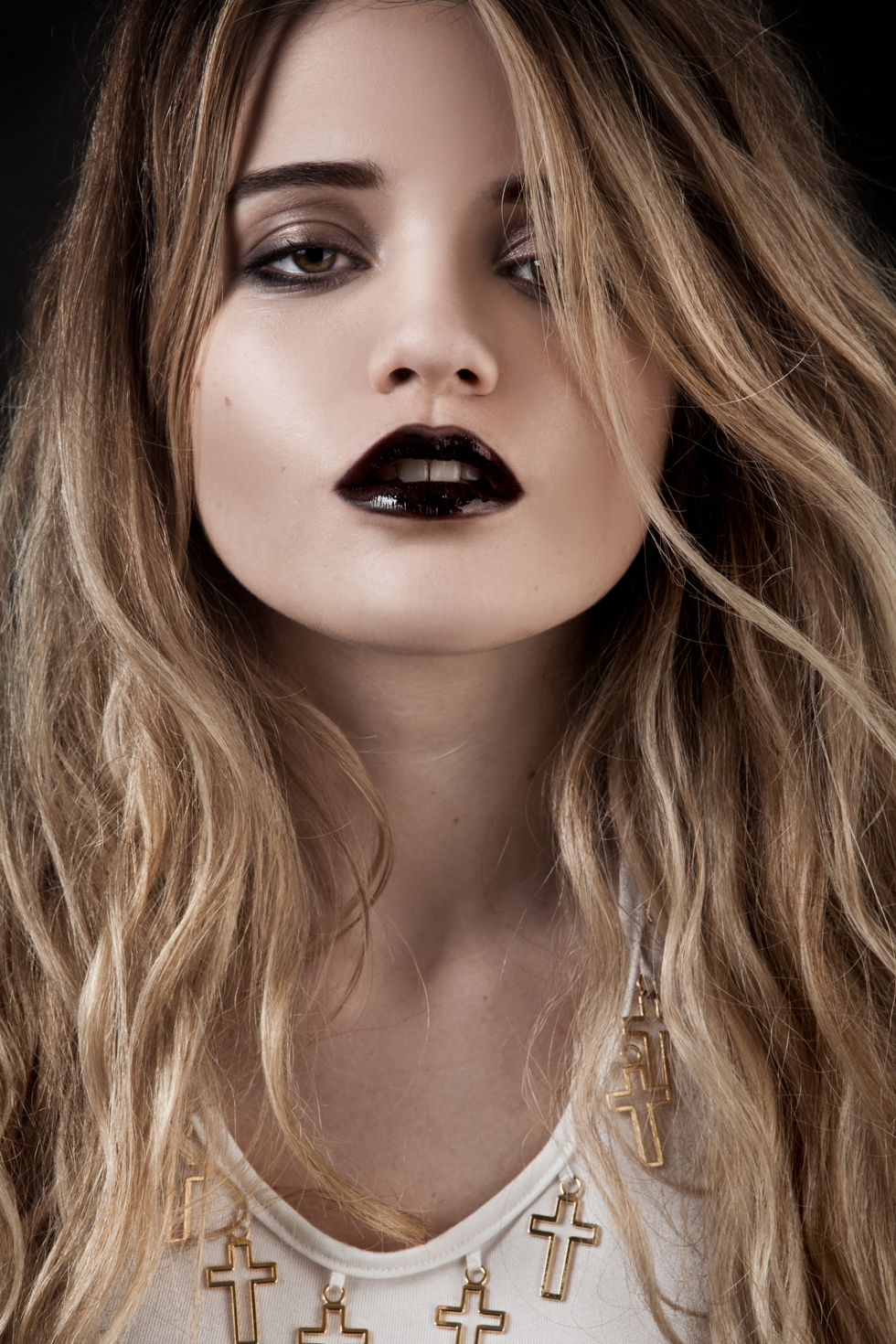 Sky Ferreira Women Singer Actress Blonde Women Indoors Face Dark Lipstick Makeup Portrait 980x1470
