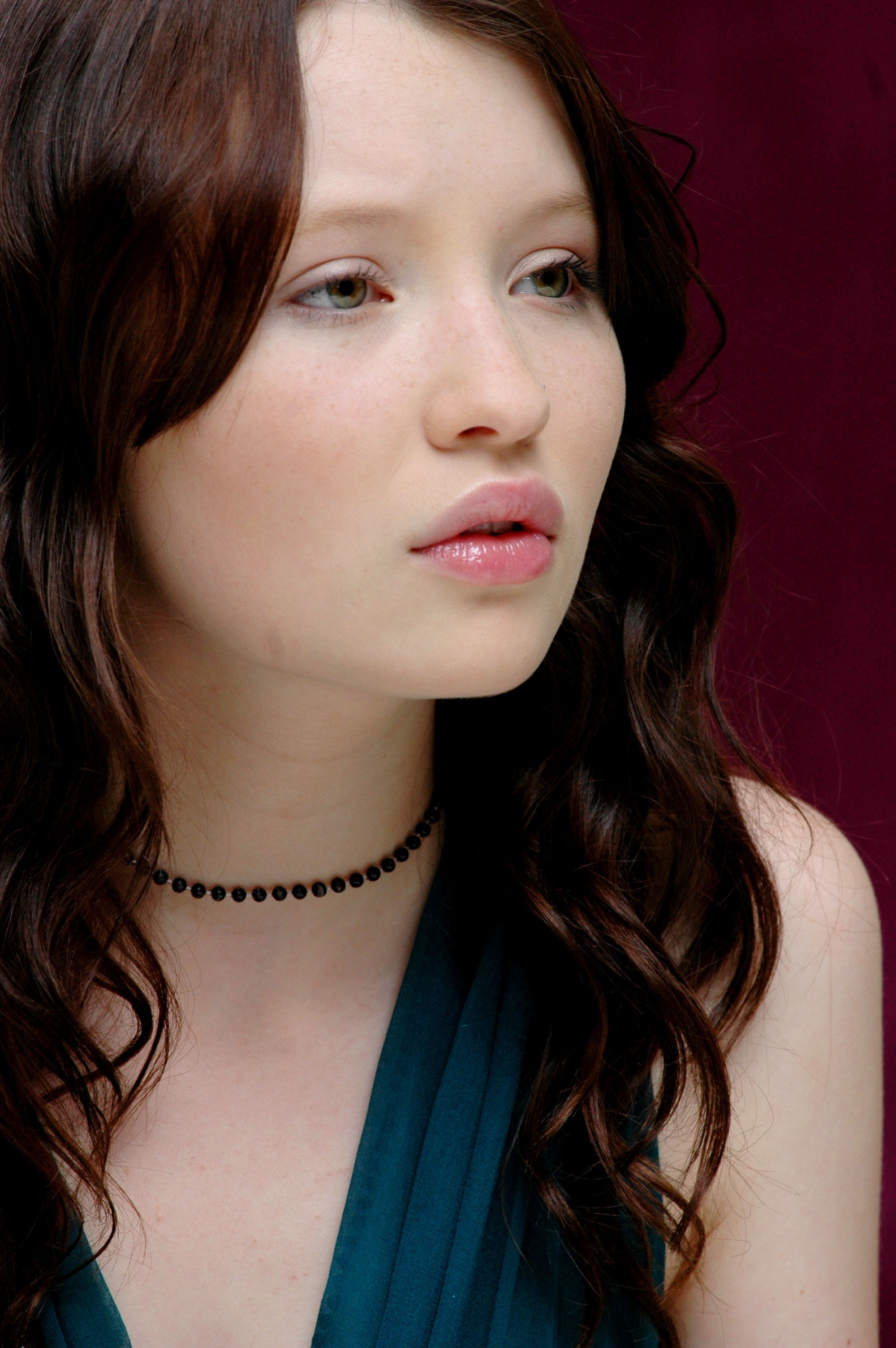Emily Browning Face Lips Women Celebrity Actress Brunette 2000x3008