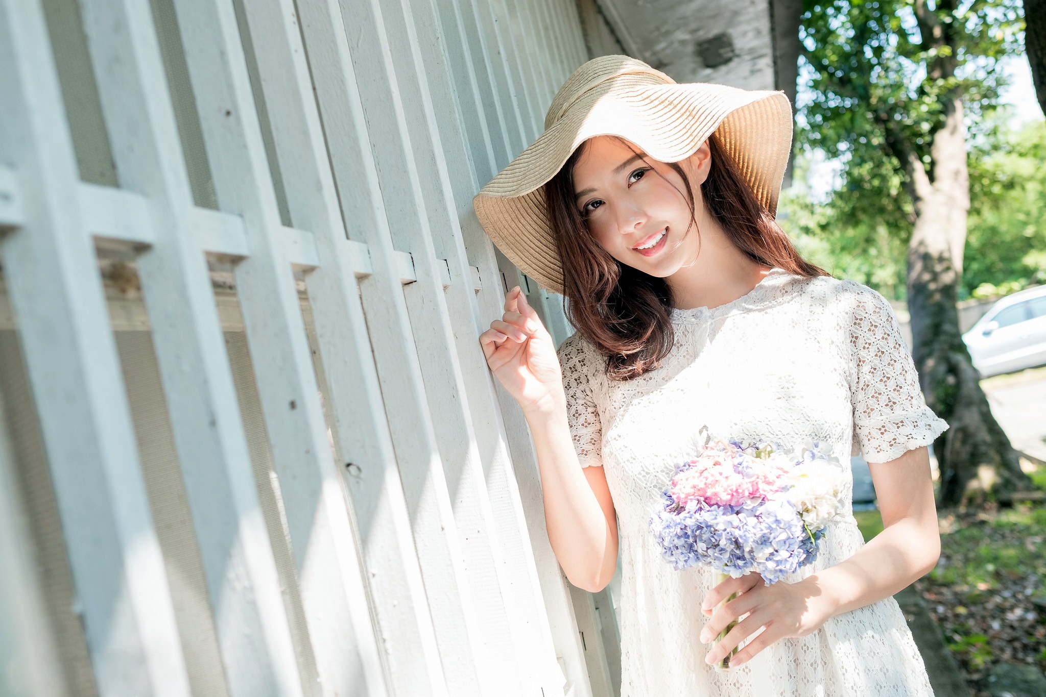 Model Smile Brunette Hat White Dress 2048x1366
