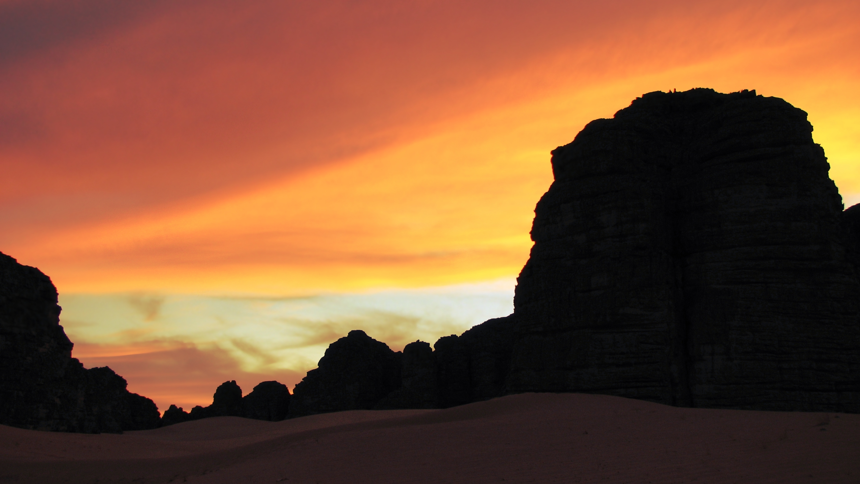 Tassili N 039 Ajjer Algeria Hoggar Mountains Africa Rock Sand Sahara Sunset Cloud 2816x1584