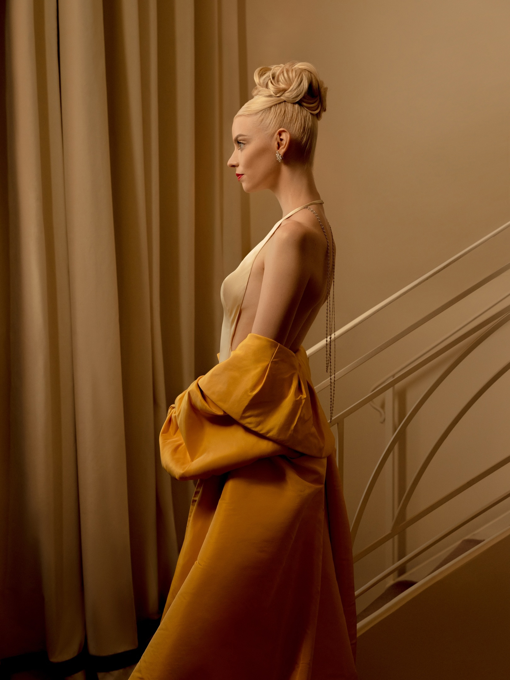Anya Taylor Joy Women Actress Blonde Yellow Dress Women Indoors Makeup 1620x2160