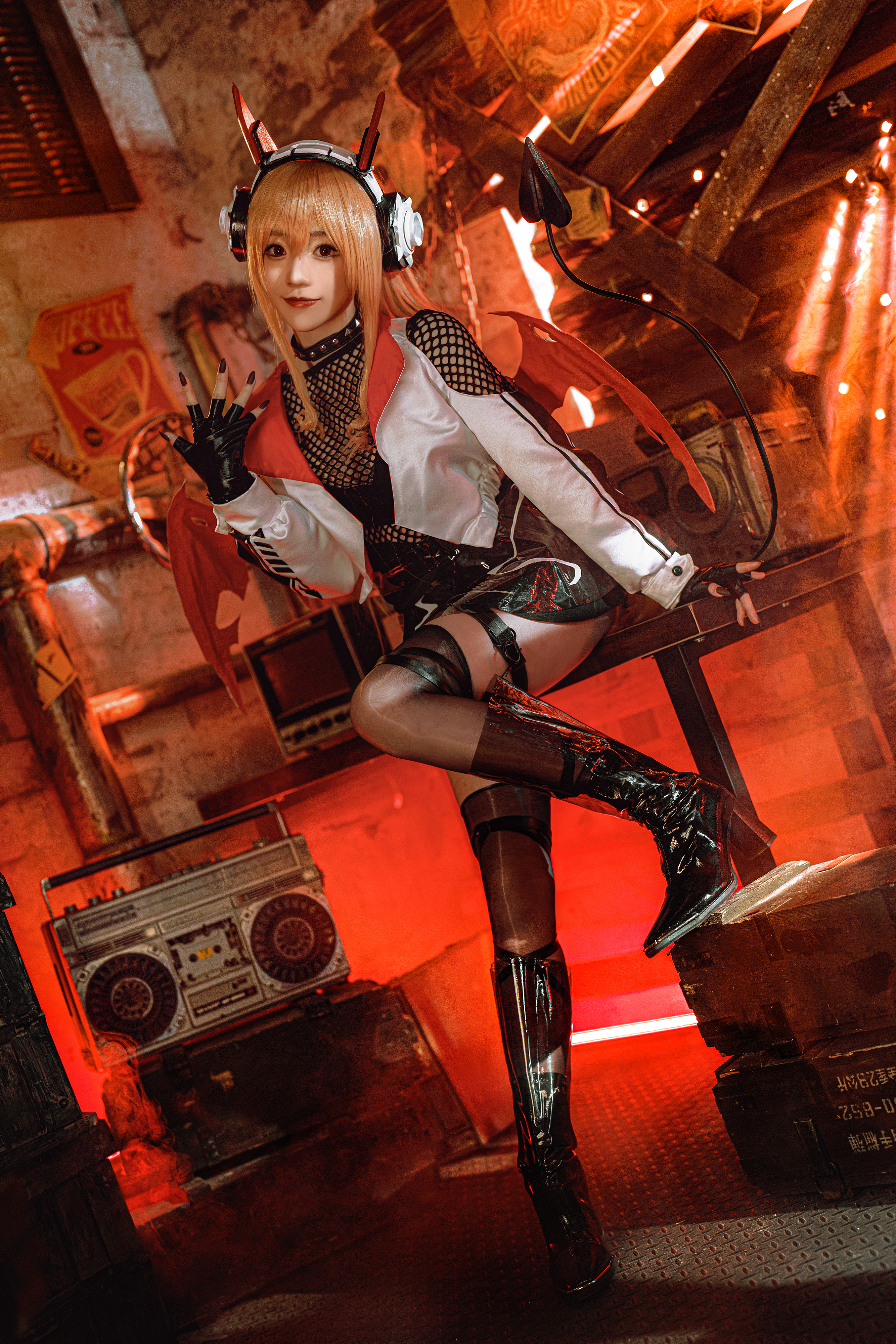 Mirror 2 Project X Red Background Cosplay Asian 2668x4000
