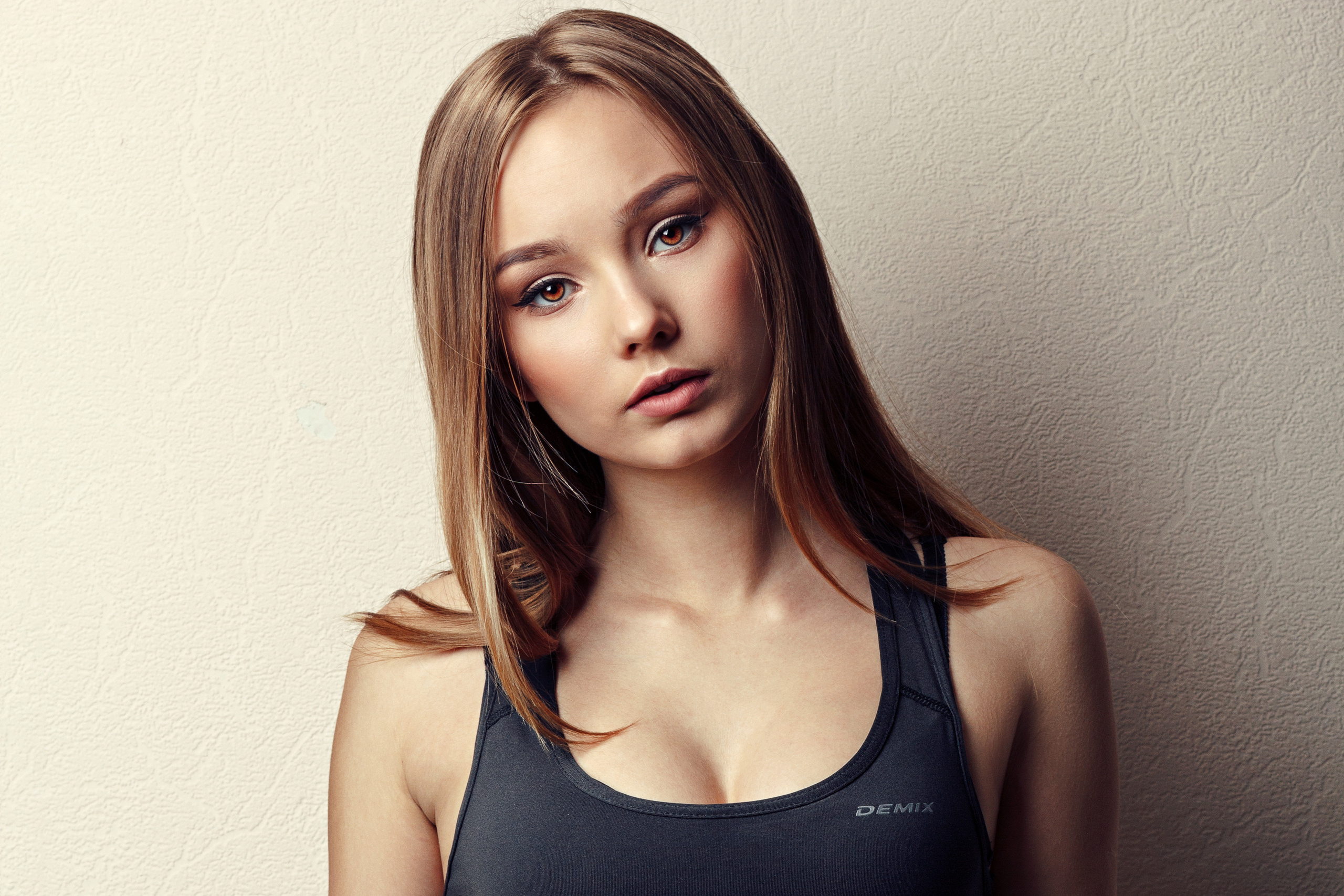 Milena Brunette Women Model Tanned Makeup Tank Top Portrait Looking At Viewer 2560x1707