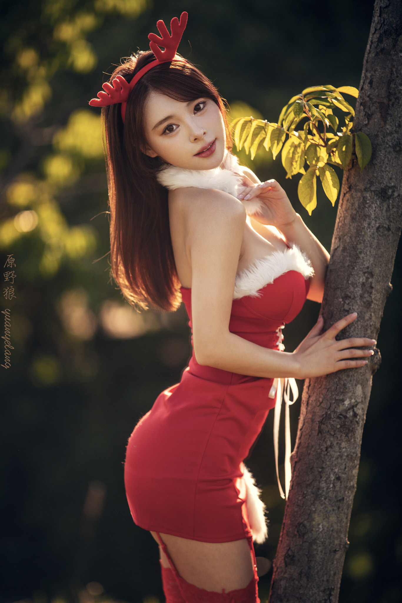 Yuan Yelang Women Asian Hair Accessories Santa Girl Red Clothing Dress Trees Leaves Christmas Clothe 1366x2048