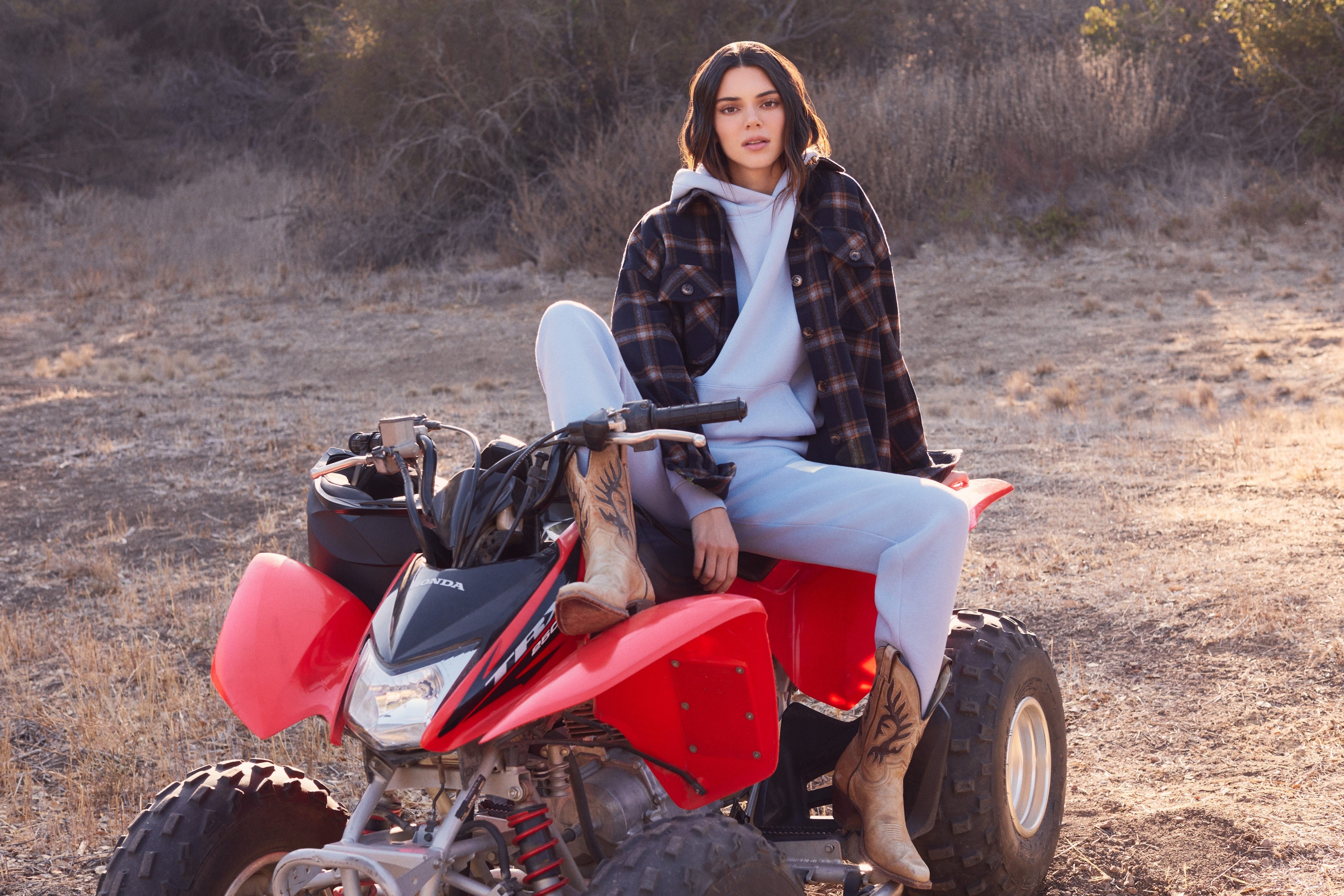 Kendall Jenner Women Model Brunette Long Hair Women Outdoors Quad Hoods 3000x2000