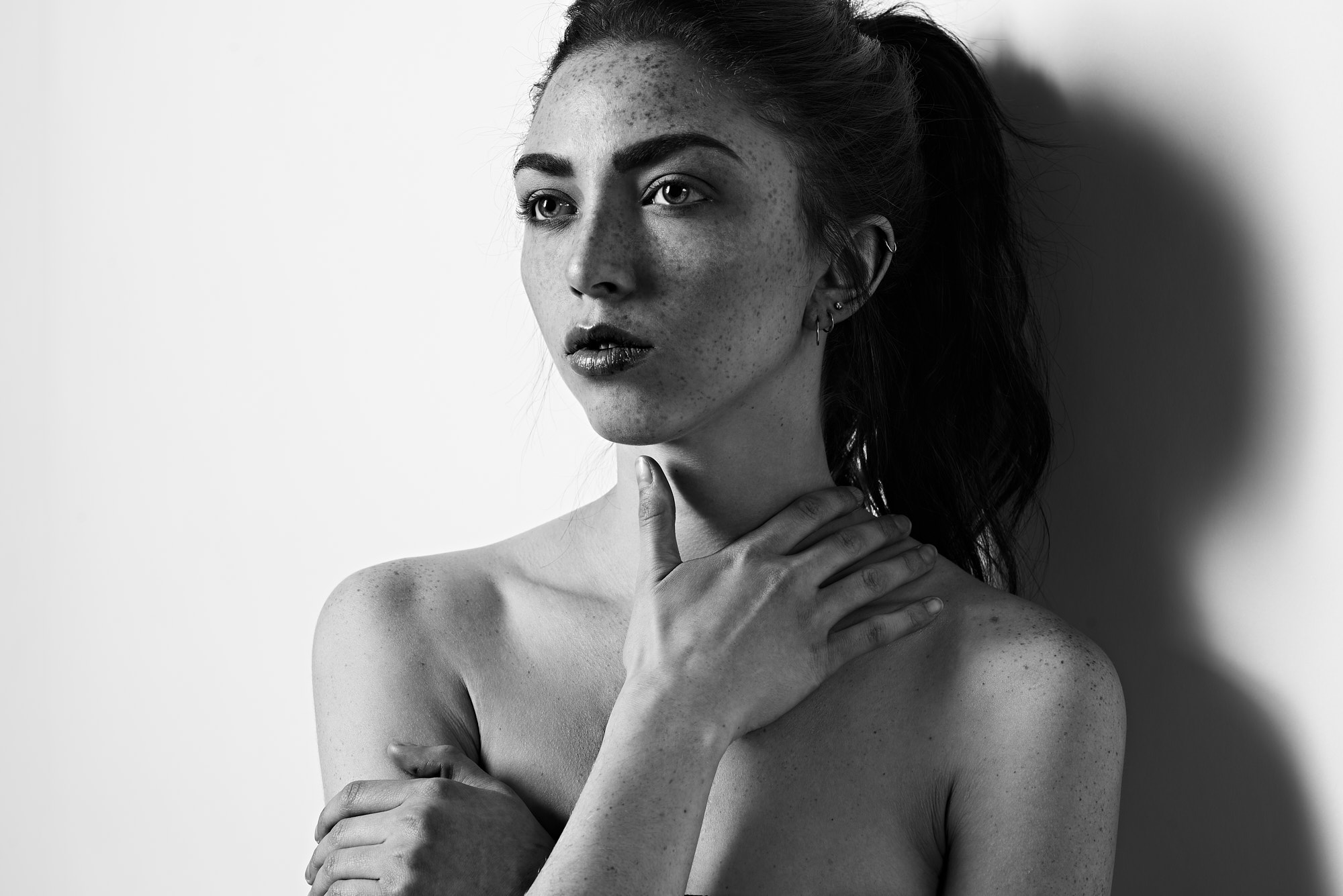 Portrait Monochrome Studio Nathan Elson Women Shirtless Bare Shoulders 2000x1335