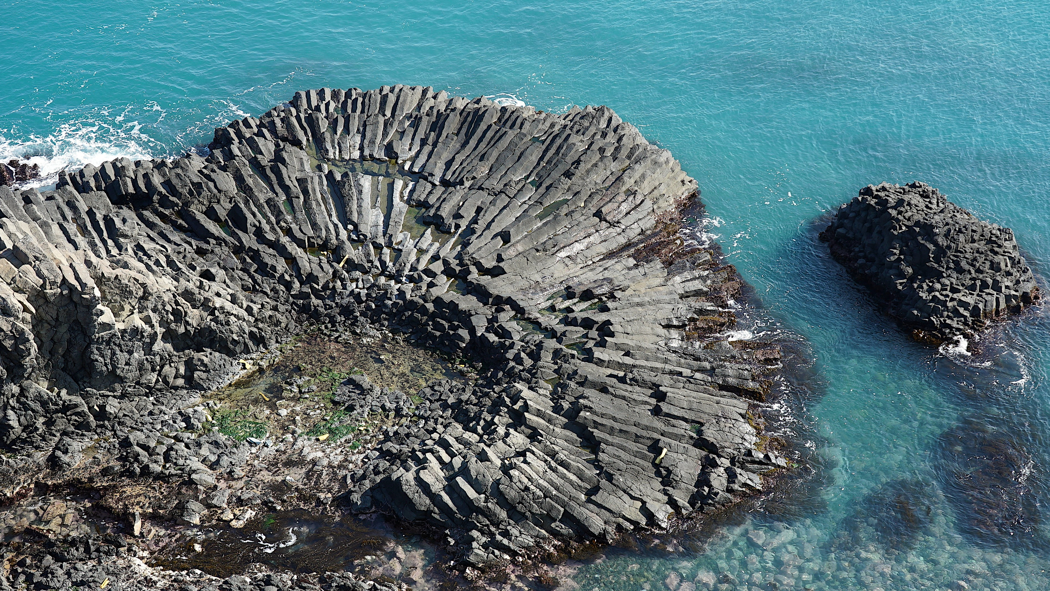 Rock Columnar Basalt Ocean Jeju Island South Korea 3420x1925
