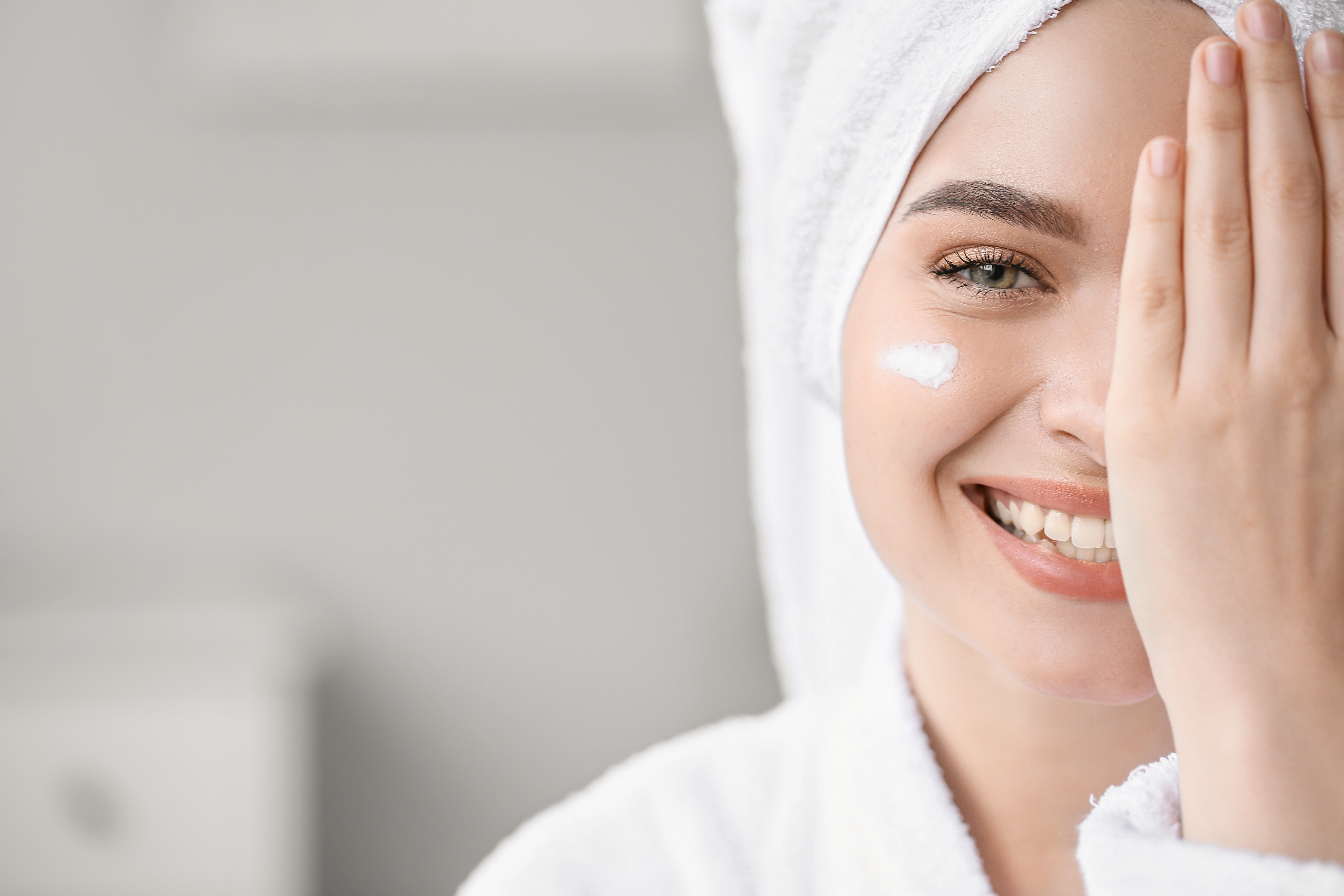 Women Face Smiling Towel Head Gray Eyes Covering Face 5760x3840