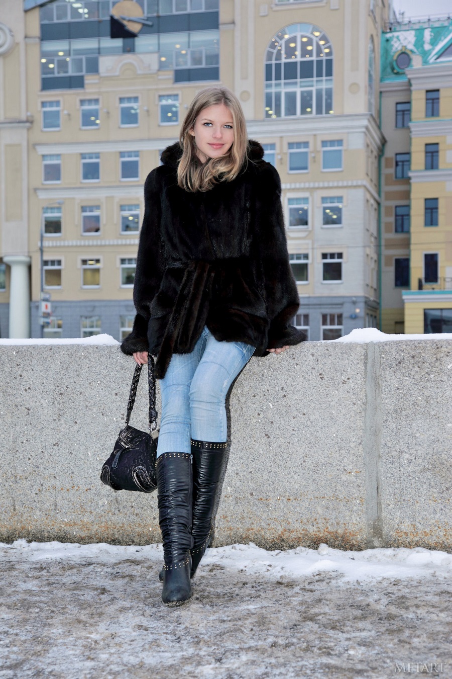 Catherine A Model Blonde Women Fur Coats Black Coat Purse Black Boots 900x1350