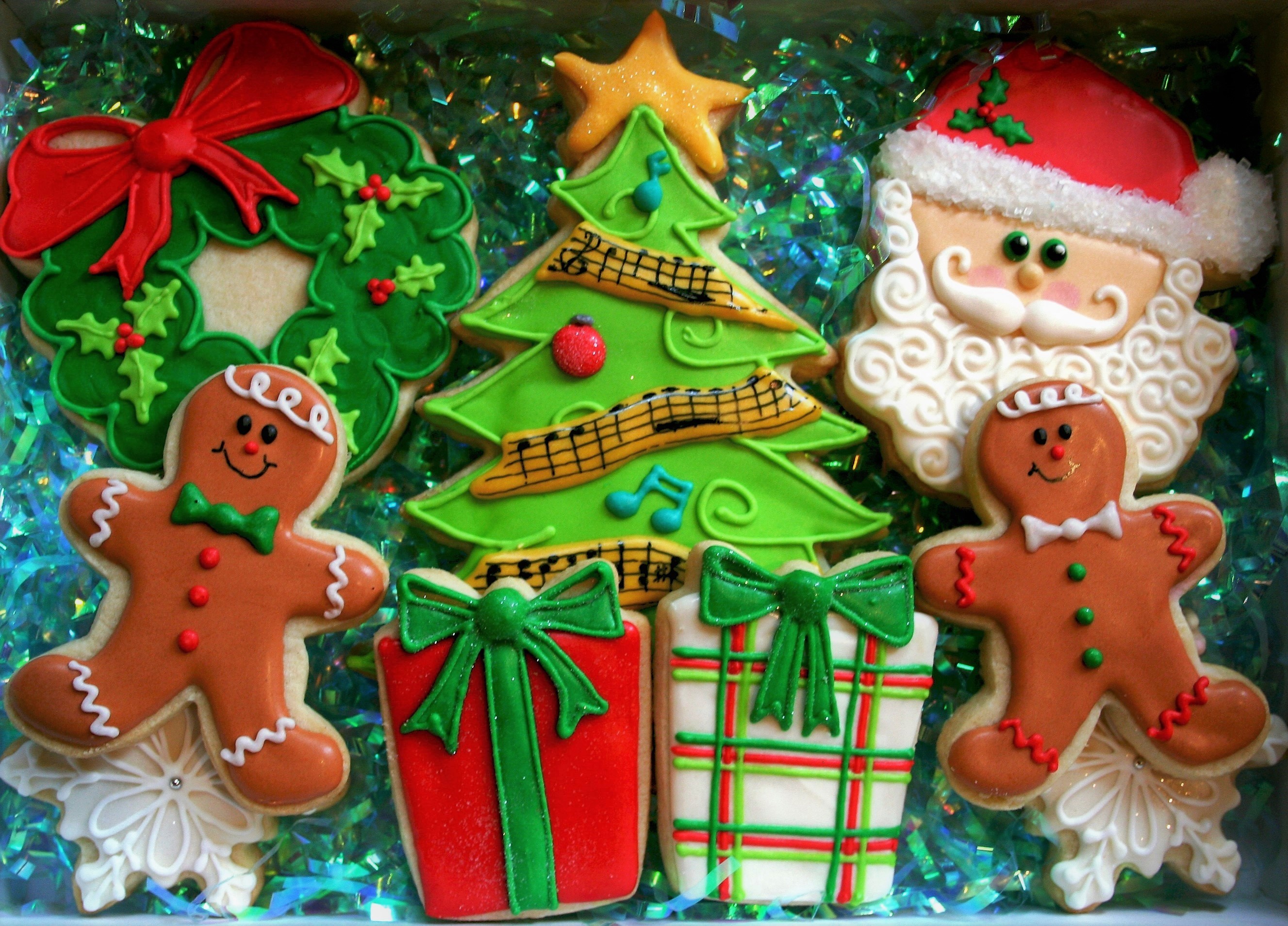 Christmas Gingerbread Santa Tree 2654x1908