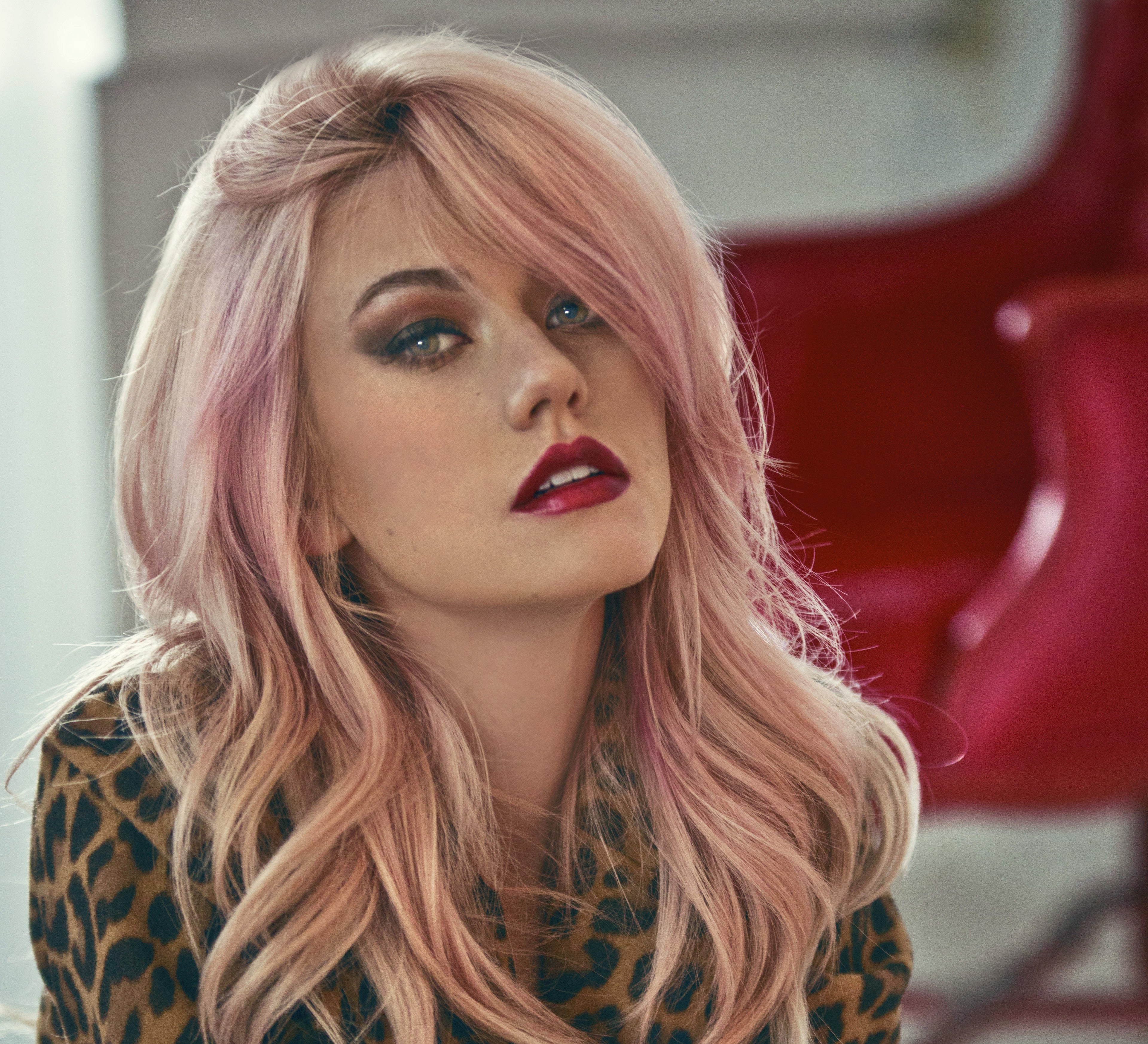 American Actress Pink Hair Lipstick Blonde Face 3840x3490
