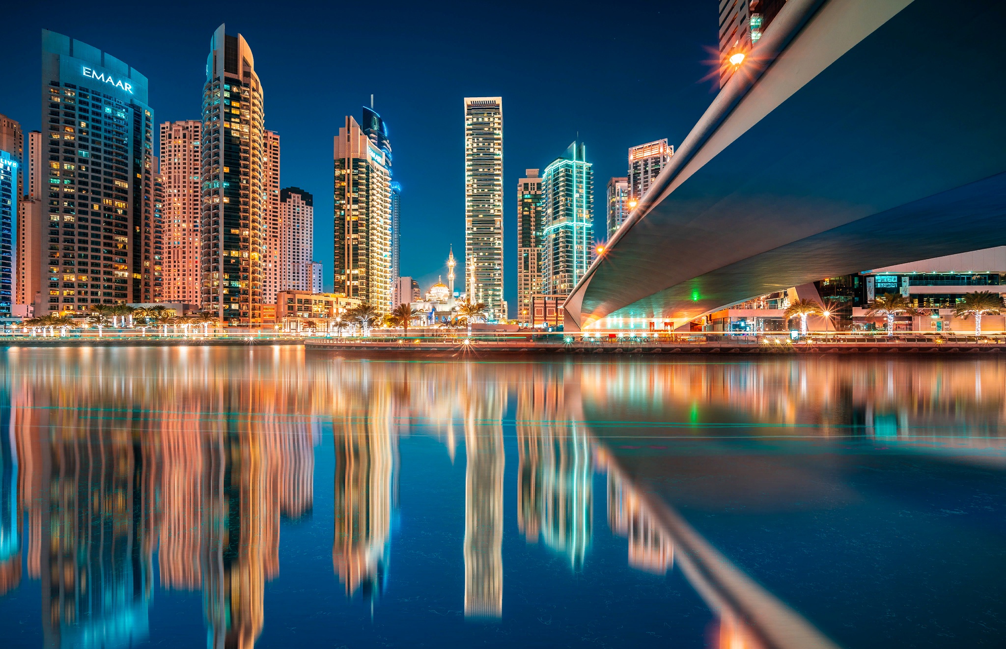 Water Night City Reflection Building Skyscraper United Arab Emirates 2048x1322