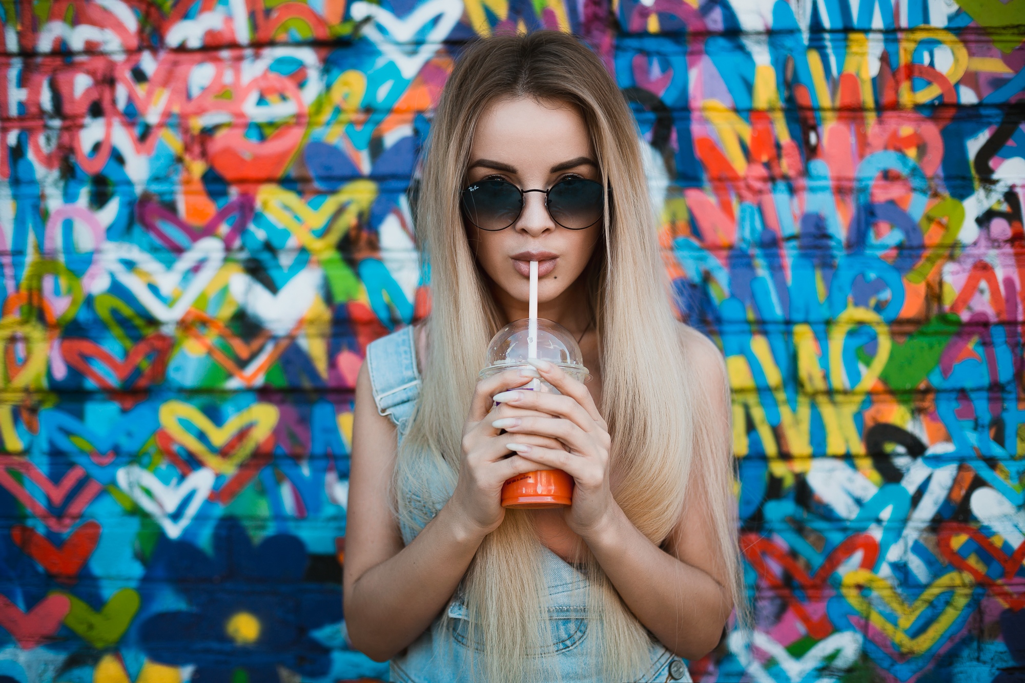 Woman Girl Blonde Long Hair Sunglasses 2000x1333