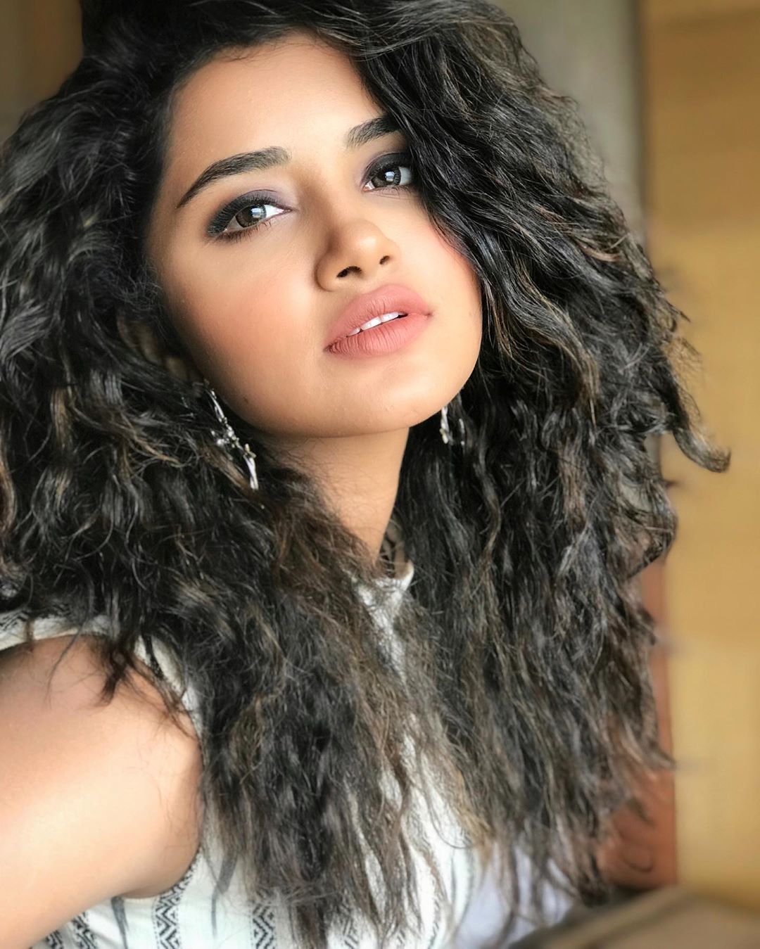 Anupama Indian Actors Curly Hair Model Celebrity Women Face Makeup Black Hair Women Indoors Looking  1080x1349
