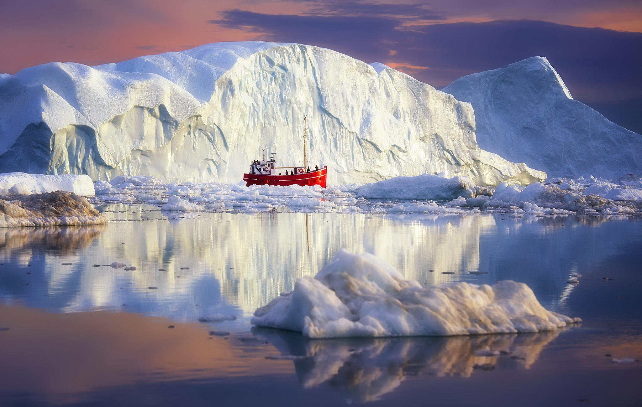 Arctic Iceberg Greenland Reflection 2048x1300