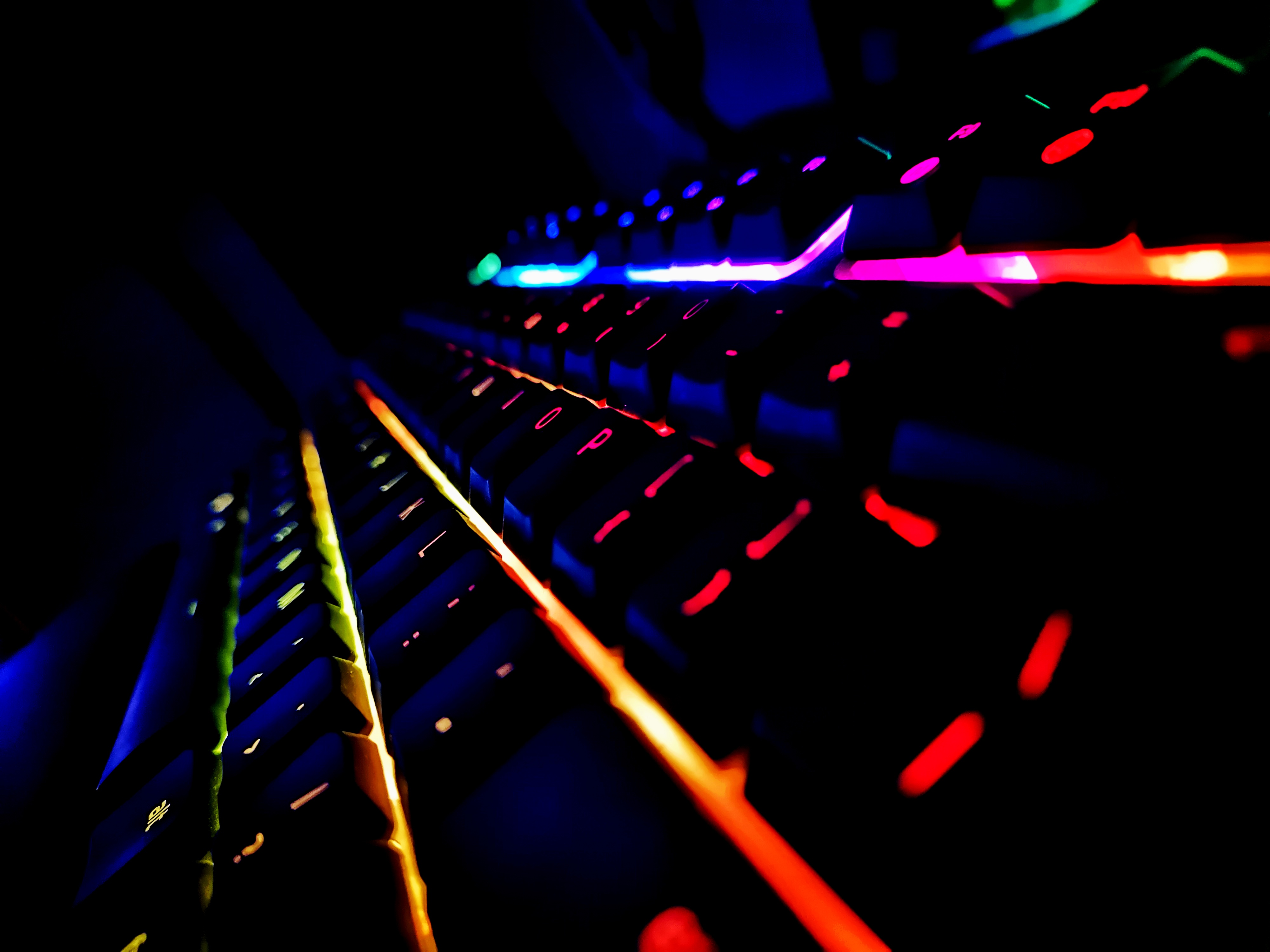 Lights Neon Keyboards Dark Closeup 4000x3000