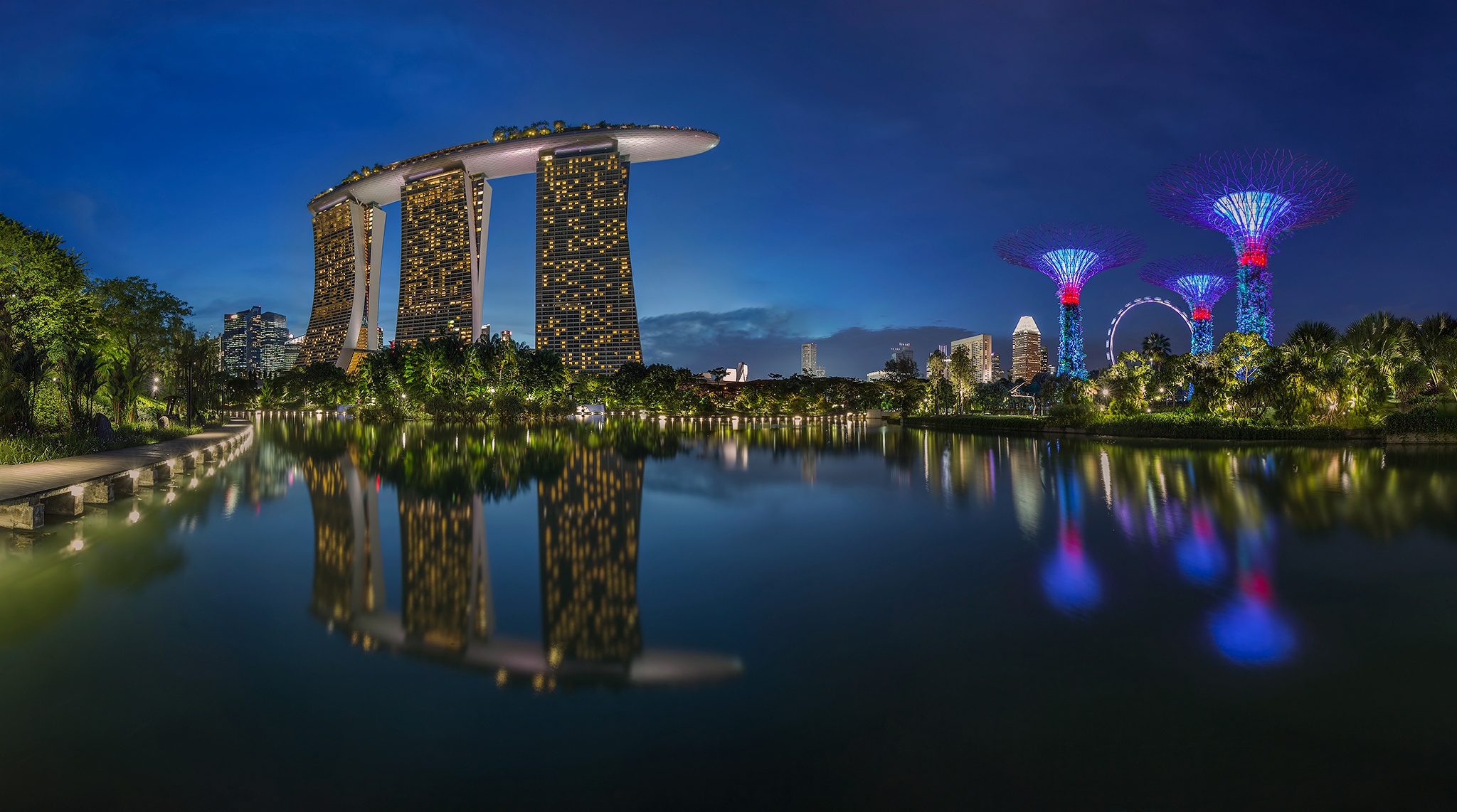 Singapore Hotel Building Night Reflection 2048x1142