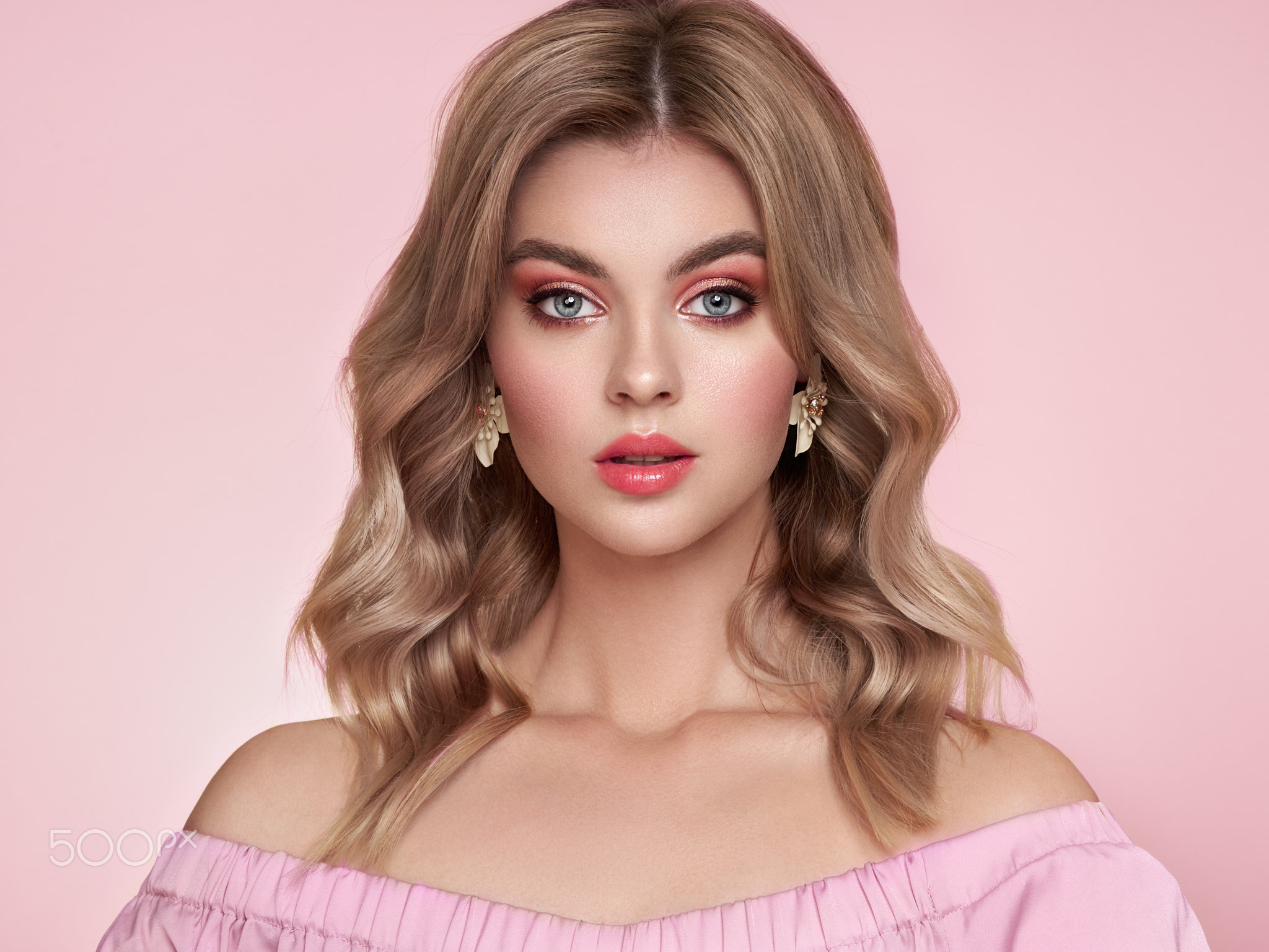 Oleg Gekman Women Brunette Long Hair Wavy Hair Makeup Eyeshadow Blush Bare Shoulders Pink Clothing S 2048x1536