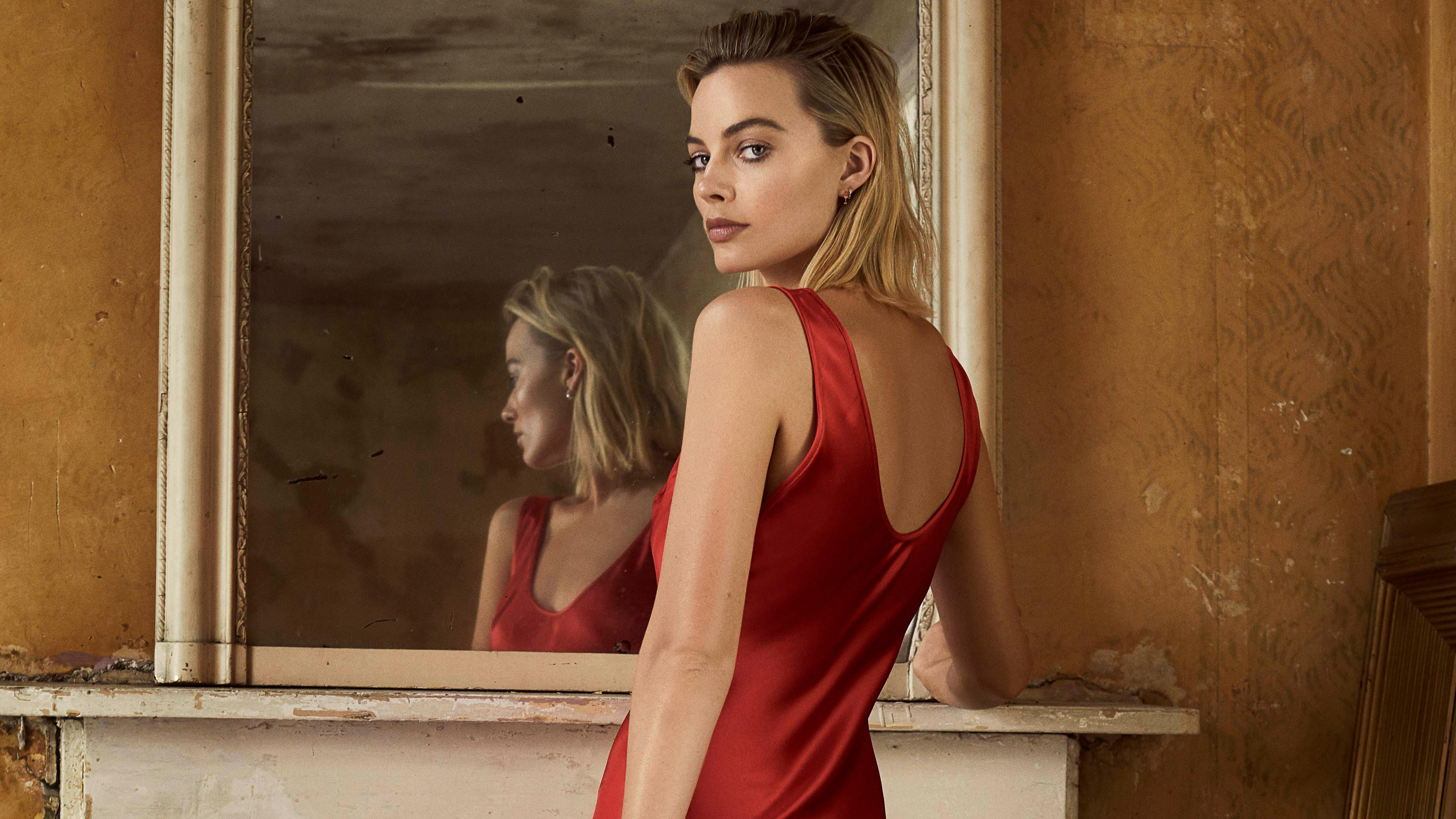 Actress Blonde Mirror Red Dress Australian 4000x2250
