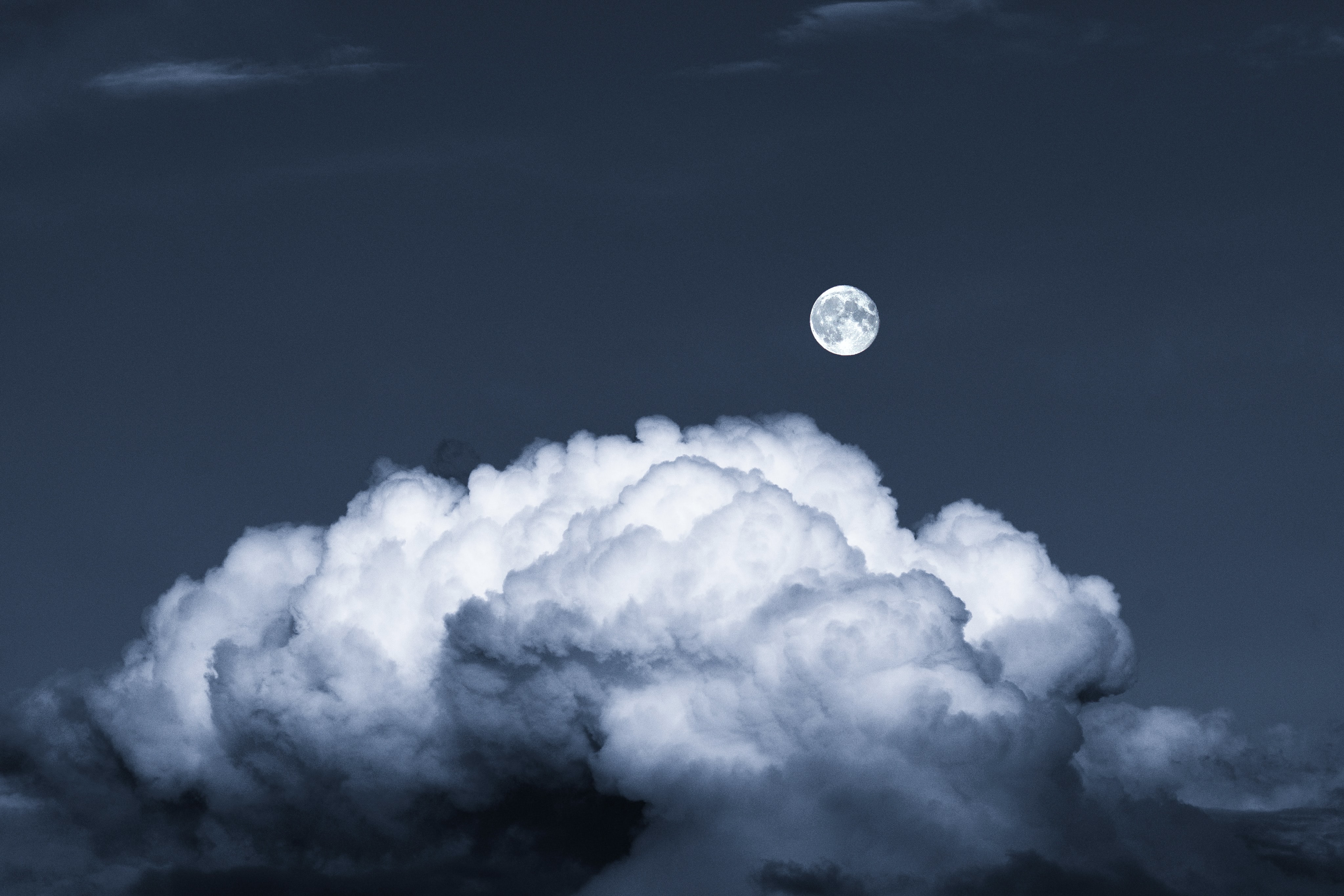 Moon Night Sky Clouds 4094x2730