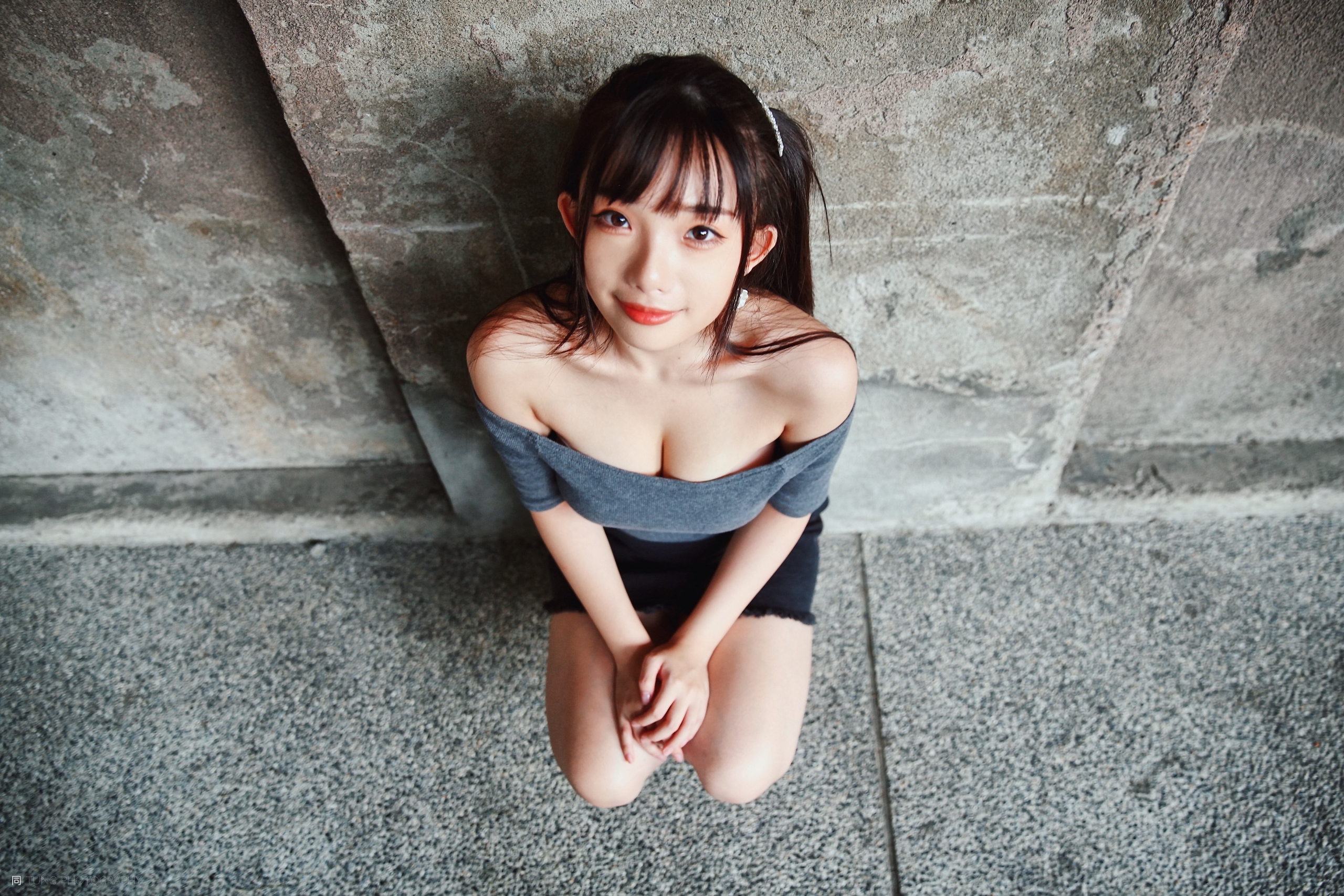 Women Model Asian Brunette Bare Shoulders Crop Top Looking At Viewer Portrait Outdoors Women Outdoor 2560x1707