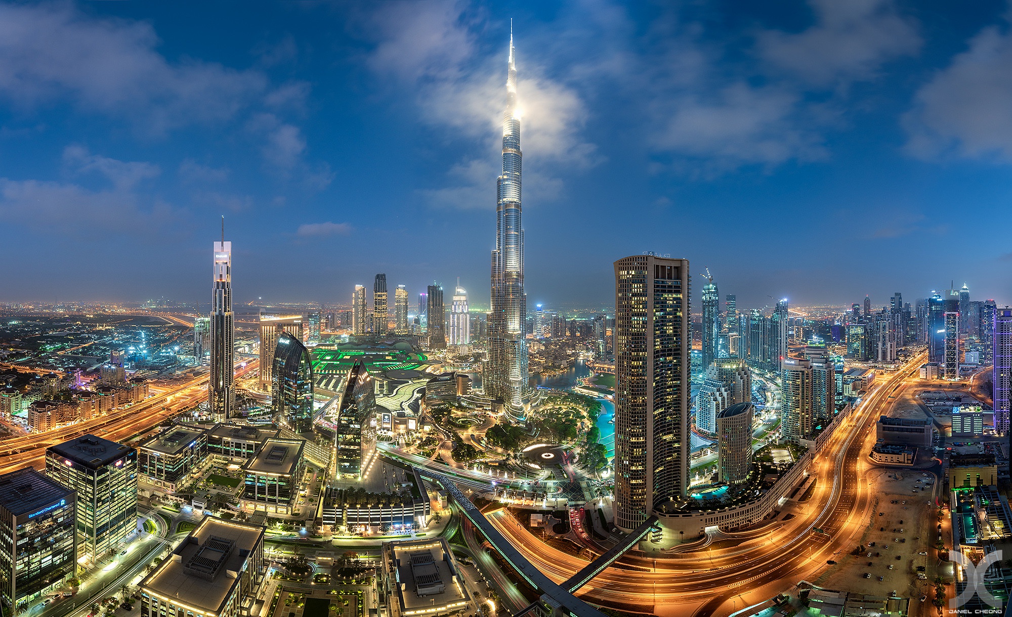 Building Night City Skyscraper United Arab Emirates Burj Khalifa 2000x1220