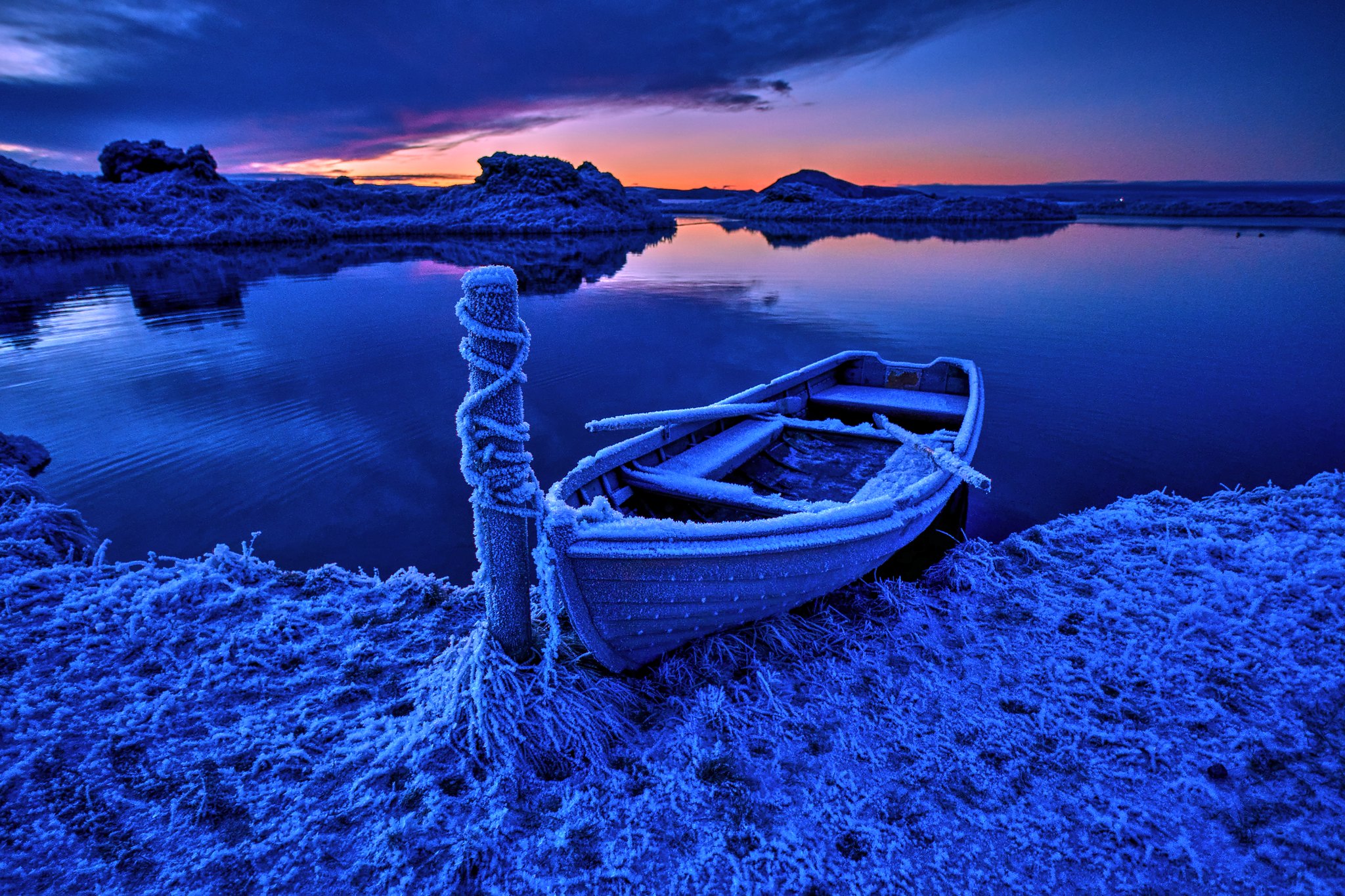 Boat Frost 2048x1366