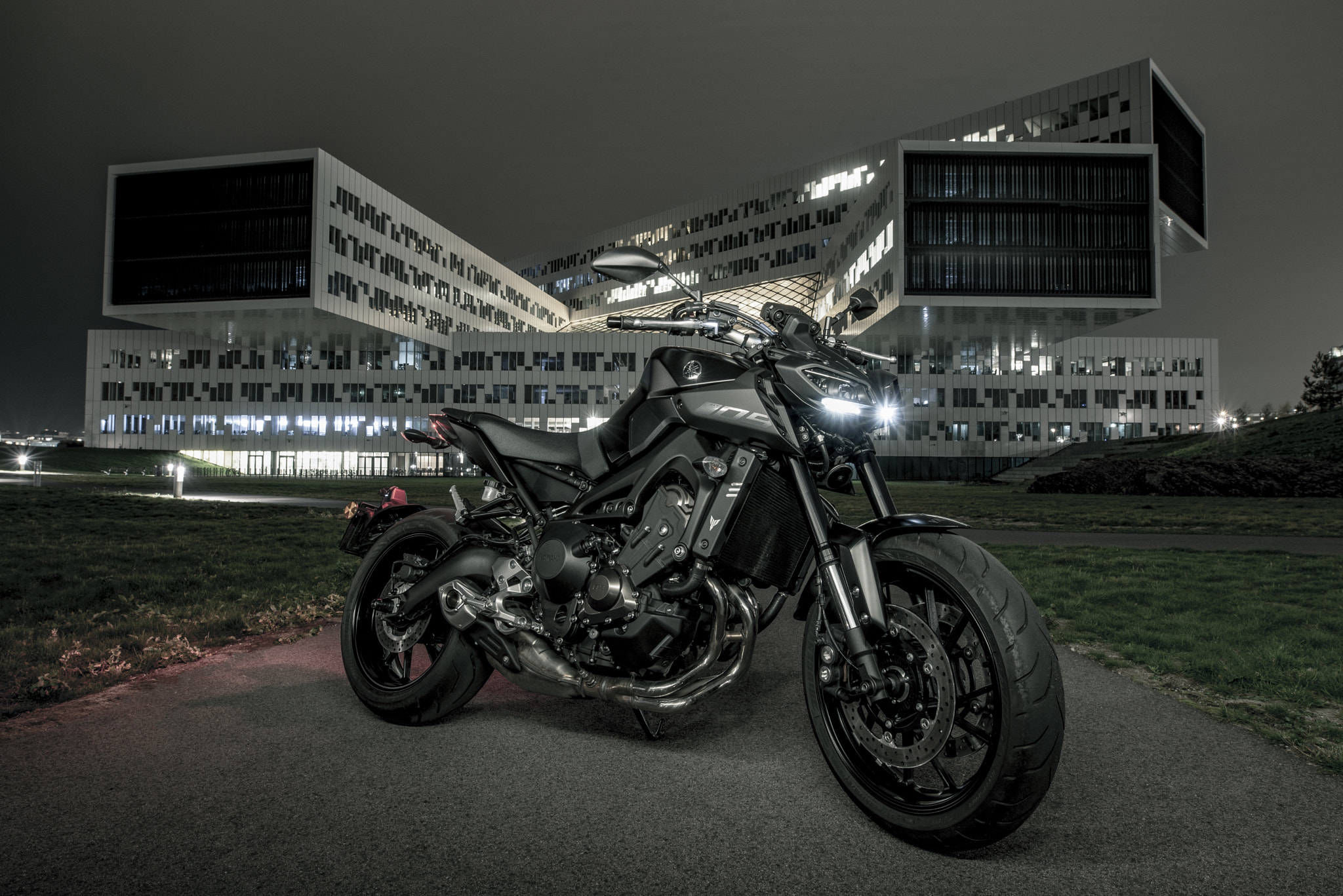 Motorcycle Yamaha 2048x1367
