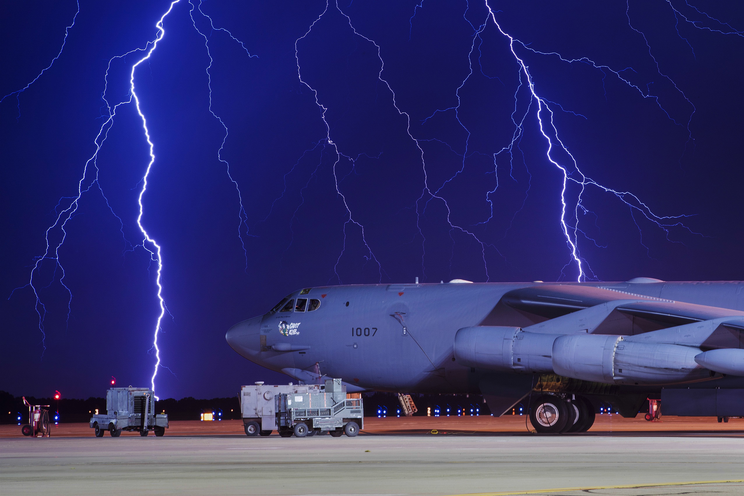 Aircraft Night Transport Aircraft Warplane Lightning 2553x1702