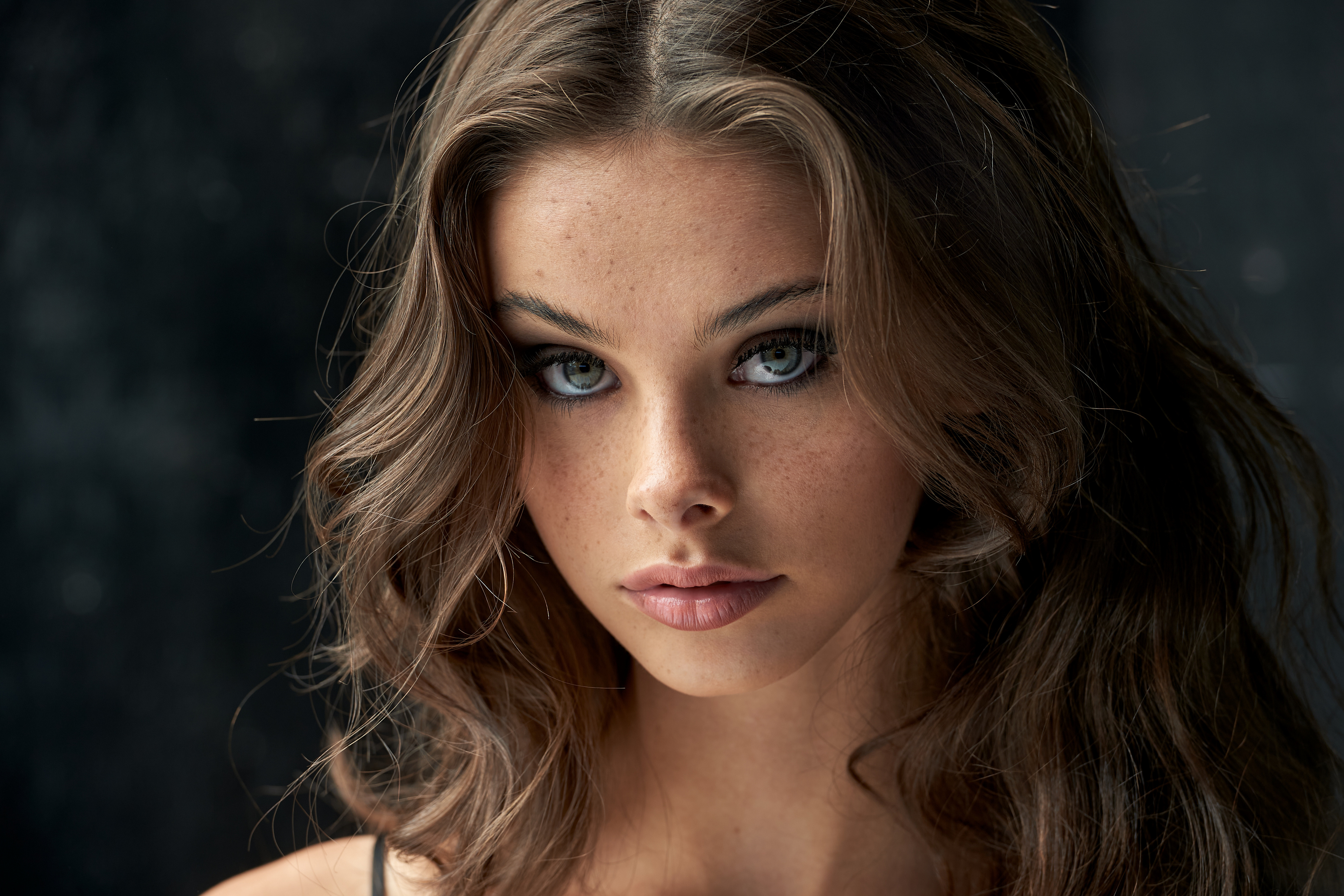 Meika Woollard Model Women Makeup Face Portrait Dark Background 3840x2560
