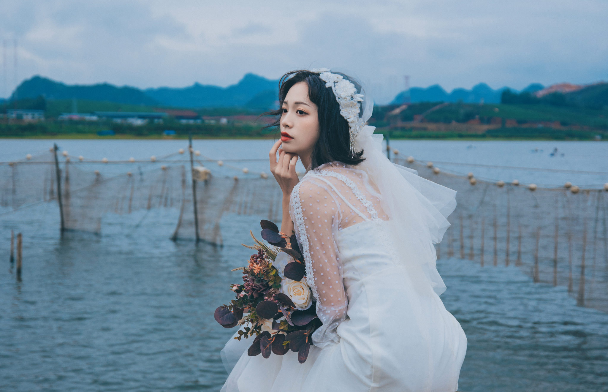 Qin Xiaoqiang Women Asian Dark Hair Wedding Dress Flowers Makeup Water 2048x1320