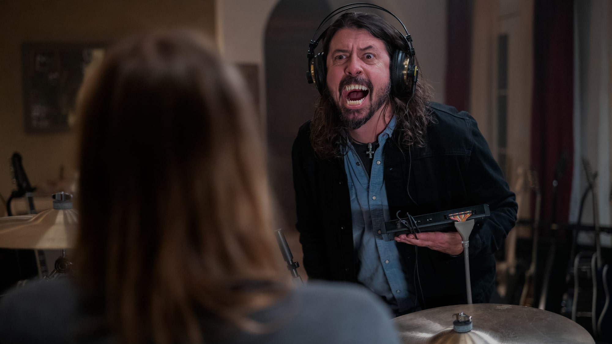 Dave Grohl 2000x1125