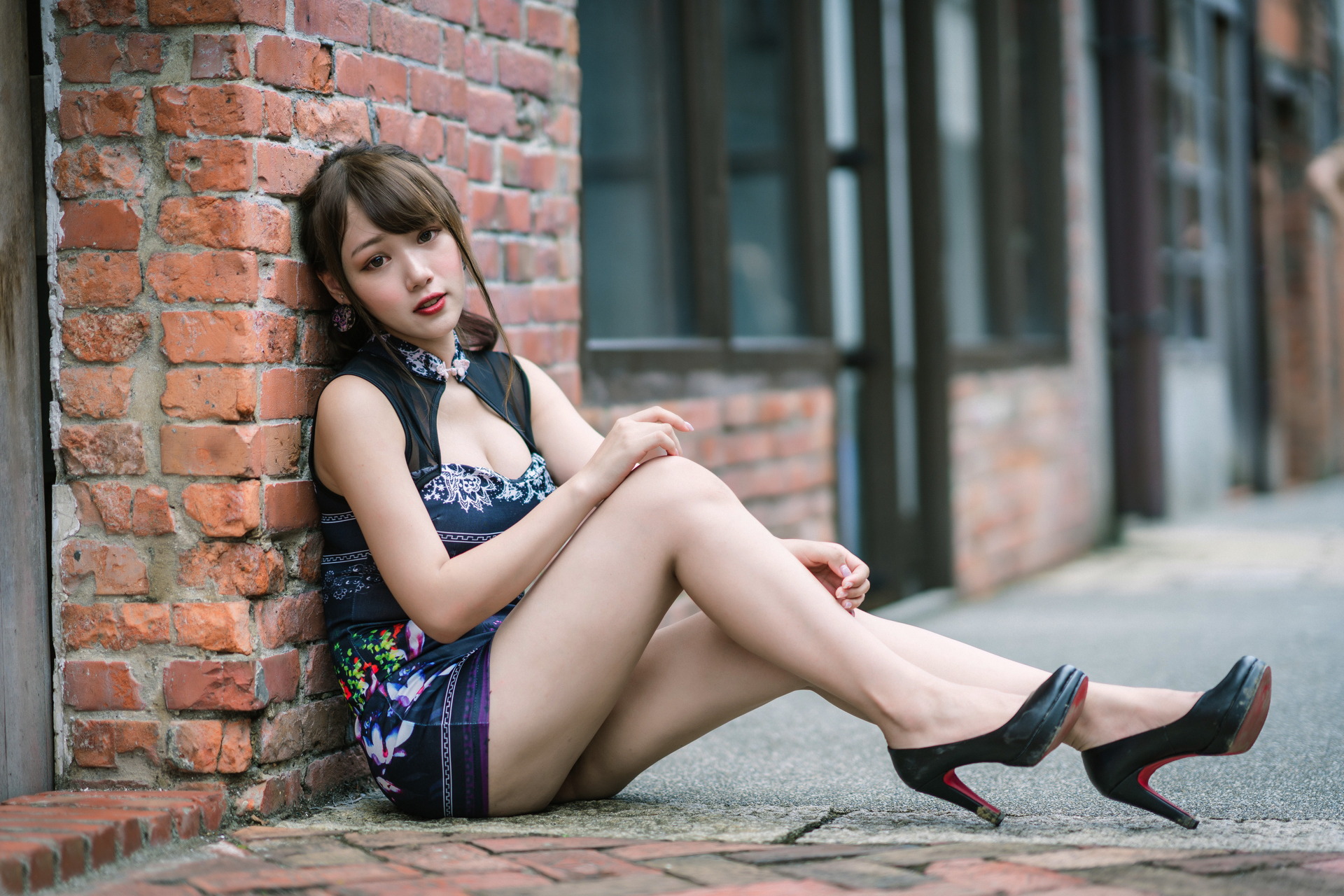 Asian Model Women Long Hair Dark Hair Sitting Leaning Bricks Wall Heels Depth Of Field High Heels Le 1920x1280