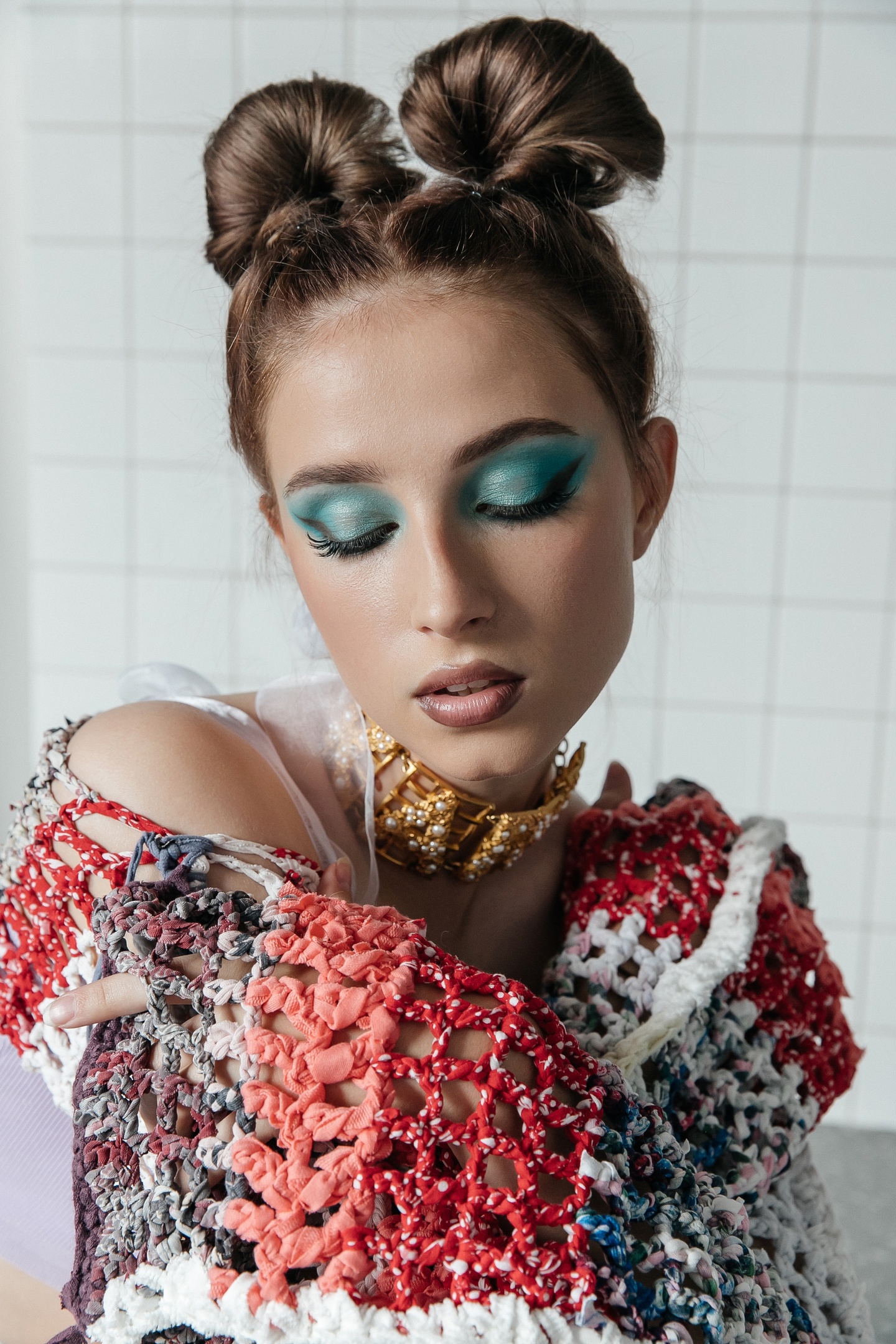 Elina Larchenkova Women Brunette Twintails Colorful Eyeshadow Blue Choker Gold Glamour Portrait 1440x2160