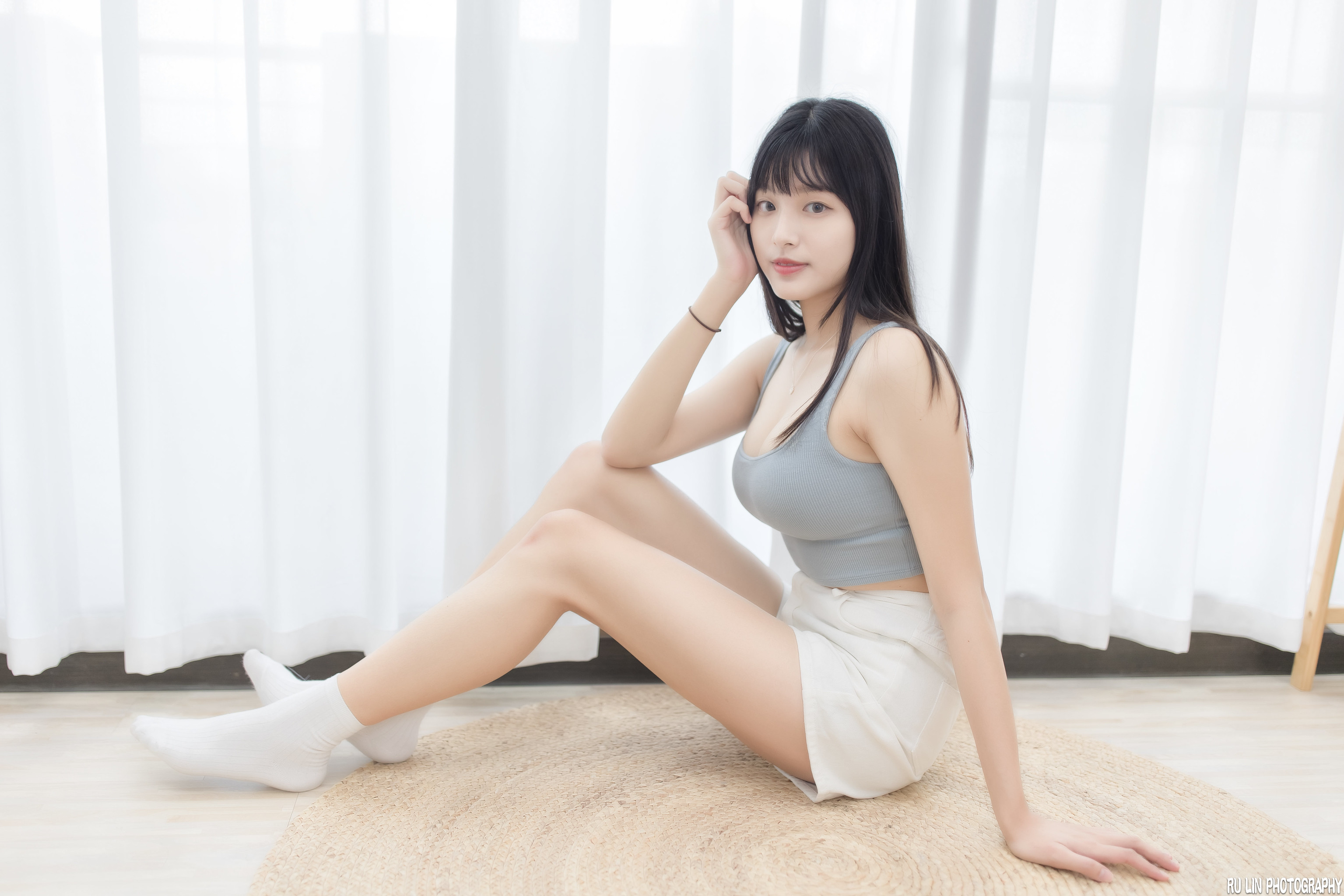Ru Lin Women Asian Dark Hair Legs Bright 3071x2048