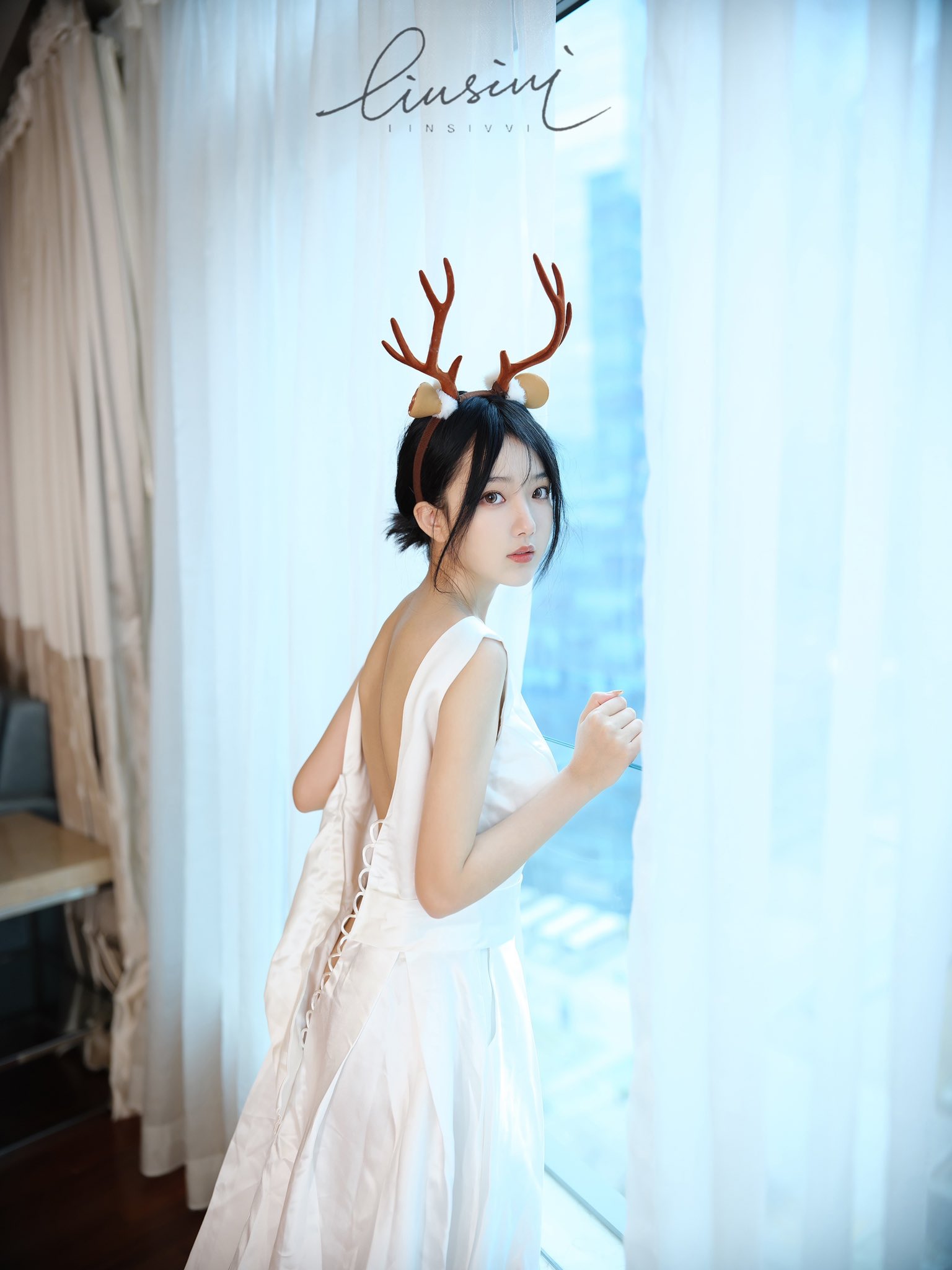 Model Asian Black Hair Horns White Dress Linsivvi Women 1536x2048