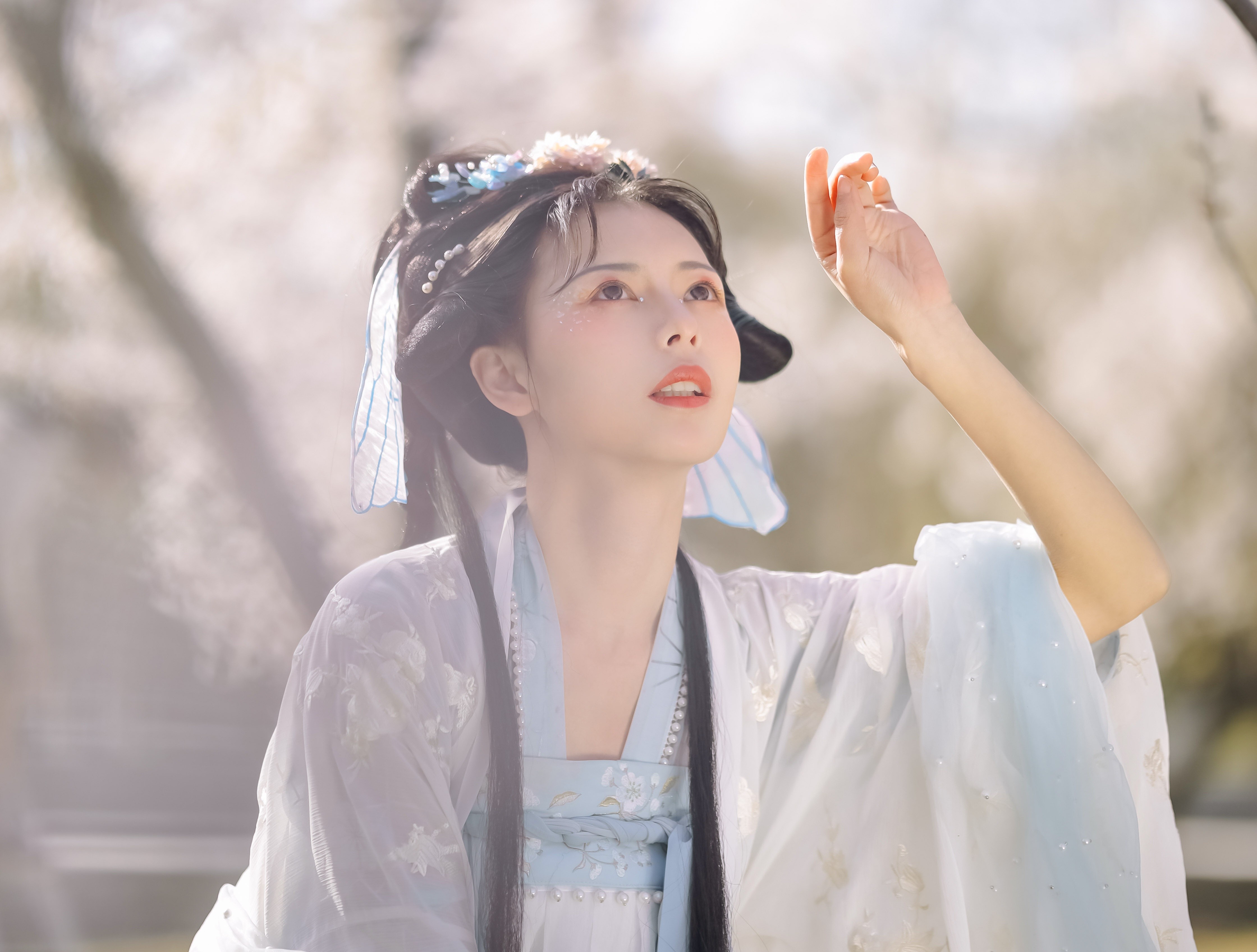Archaic Wind Hanfu Women Outdoors Flower In Hair Asian 4480x3393