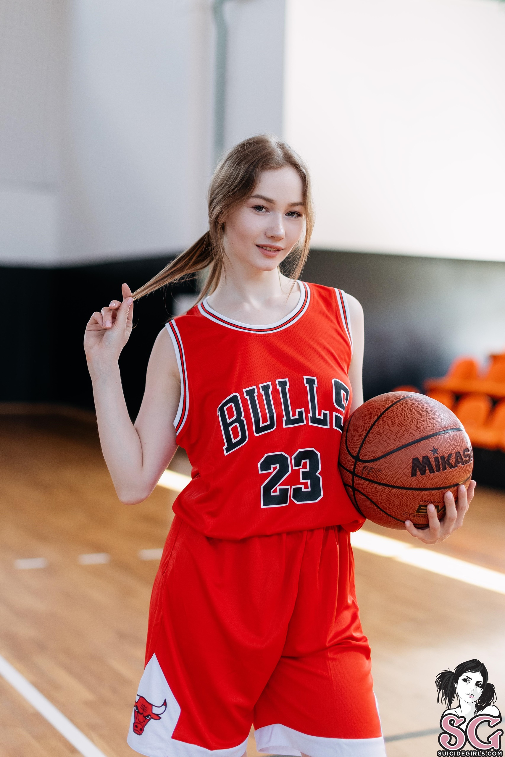 Women Brunette Model Looking At Viewer Bokeh Portrait Display Basketball Blurred Holding Hair Vertic 1707x2560