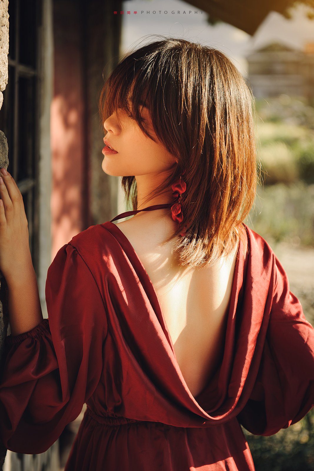 Vij Studio Women Asian Sunlight Red Clothing Backless 1067x1601