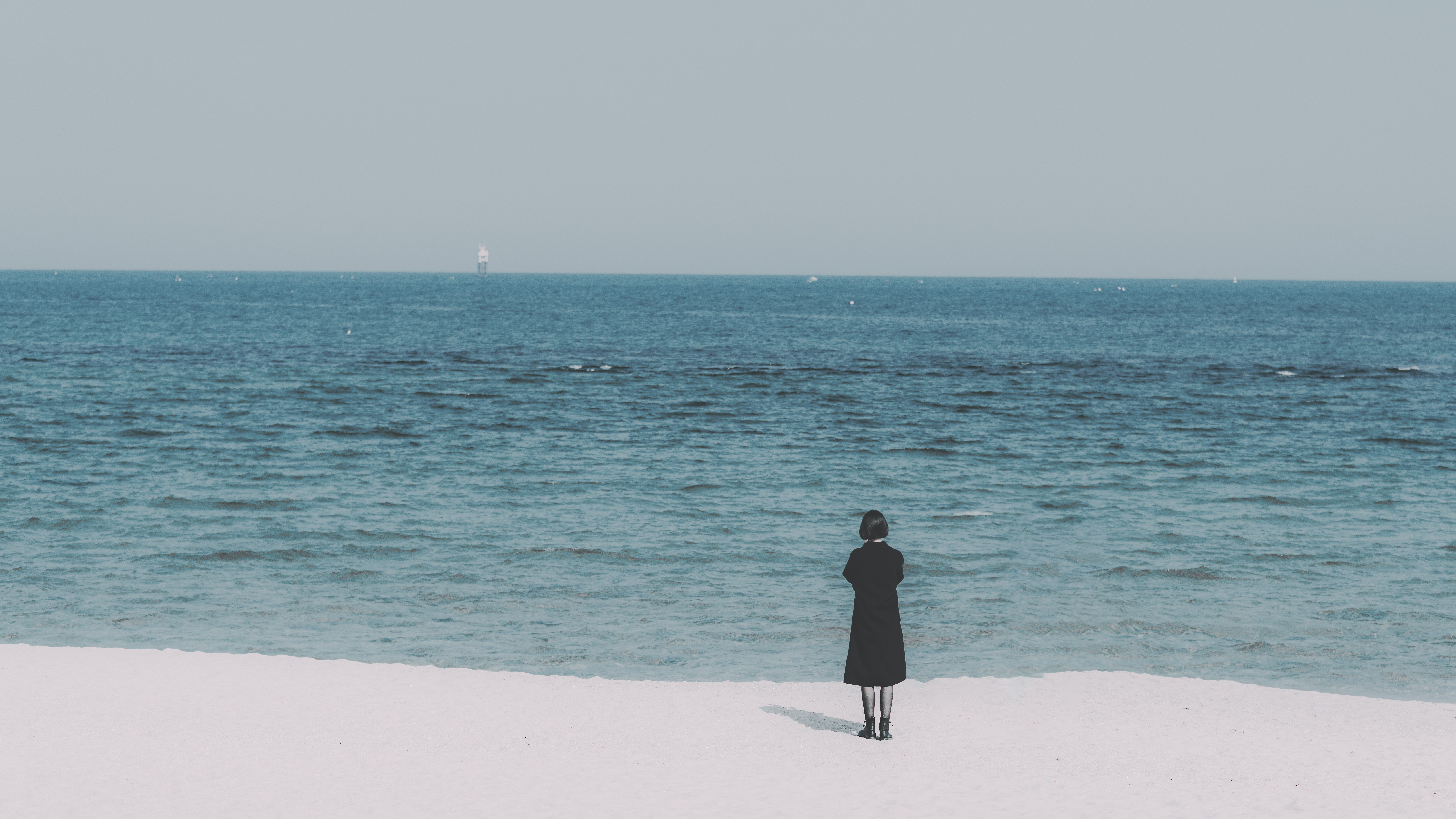 Women Looking At The Side Sea Black Suit Alone Isolation Beach Water Short Hair Black Hair 8081x4546