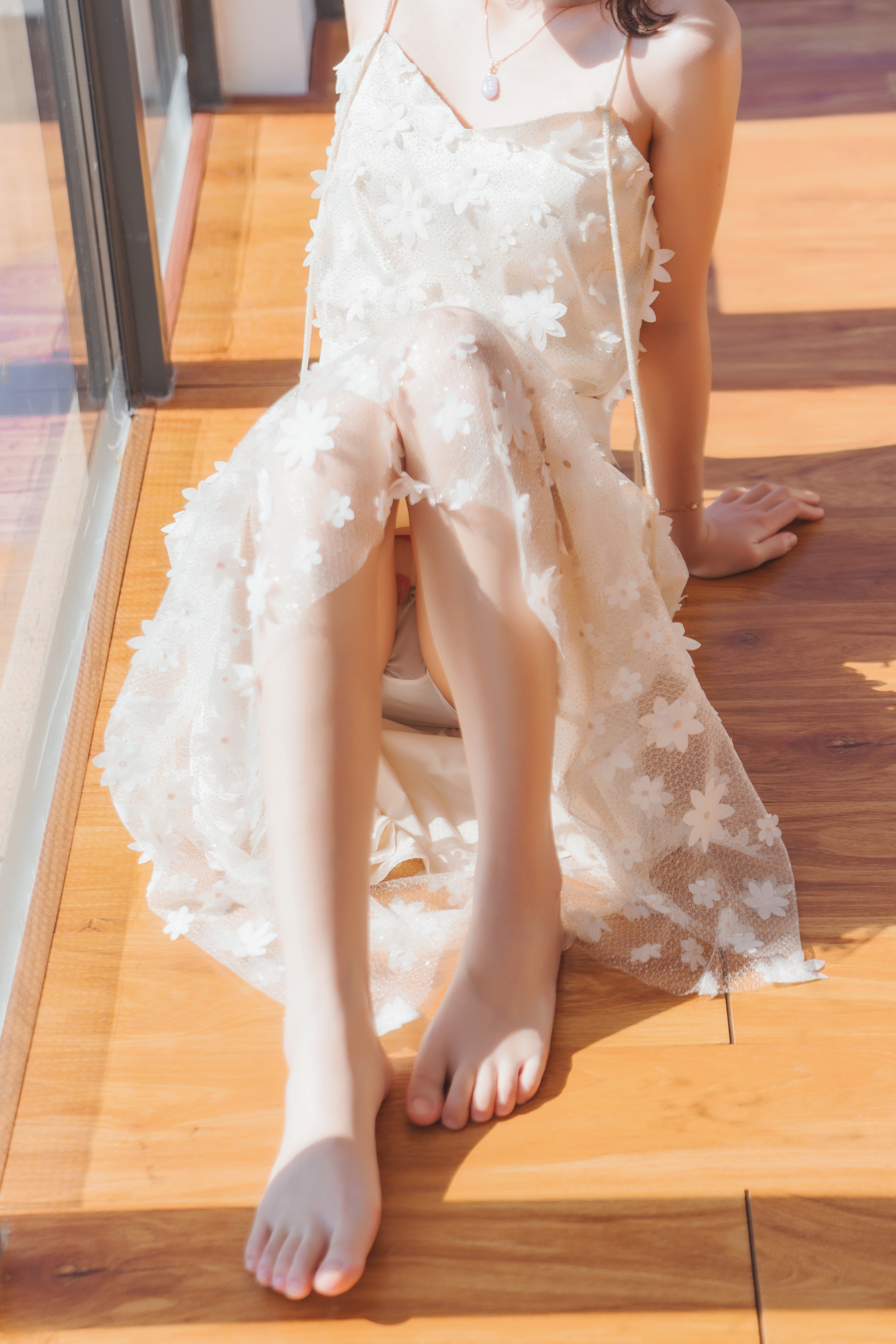 Asian White Dress Sunlight On The Floor Feet 3906x5856