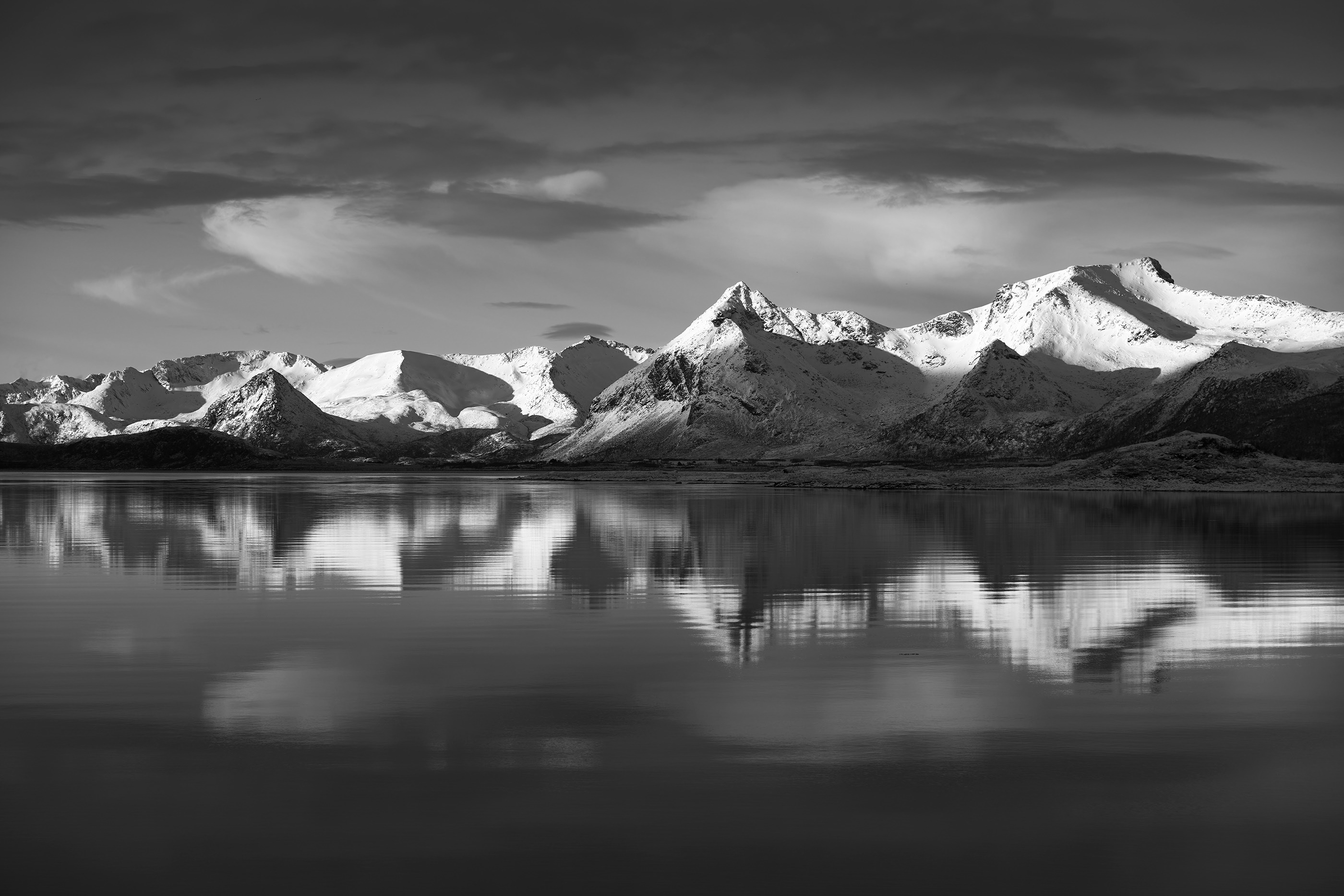 Photography Landscape Monochrome Mountains Lake Snow Reflection Water Clouds Sky Nature 2800x1868