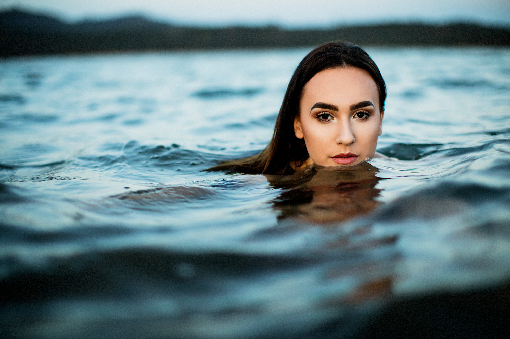 Water Women Model Dark Eyes In Water Makeup Face 2000x1333