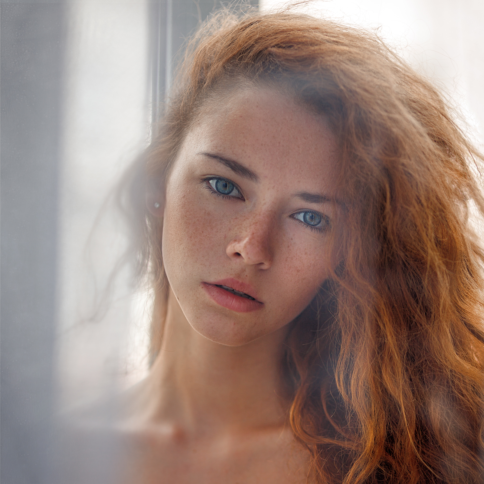Ivan Ustinov Women Anna Zabolotskaya Redhead Long Hair Wavy Hair Looking At Viewer Freckles Blue Eye 1600x1600