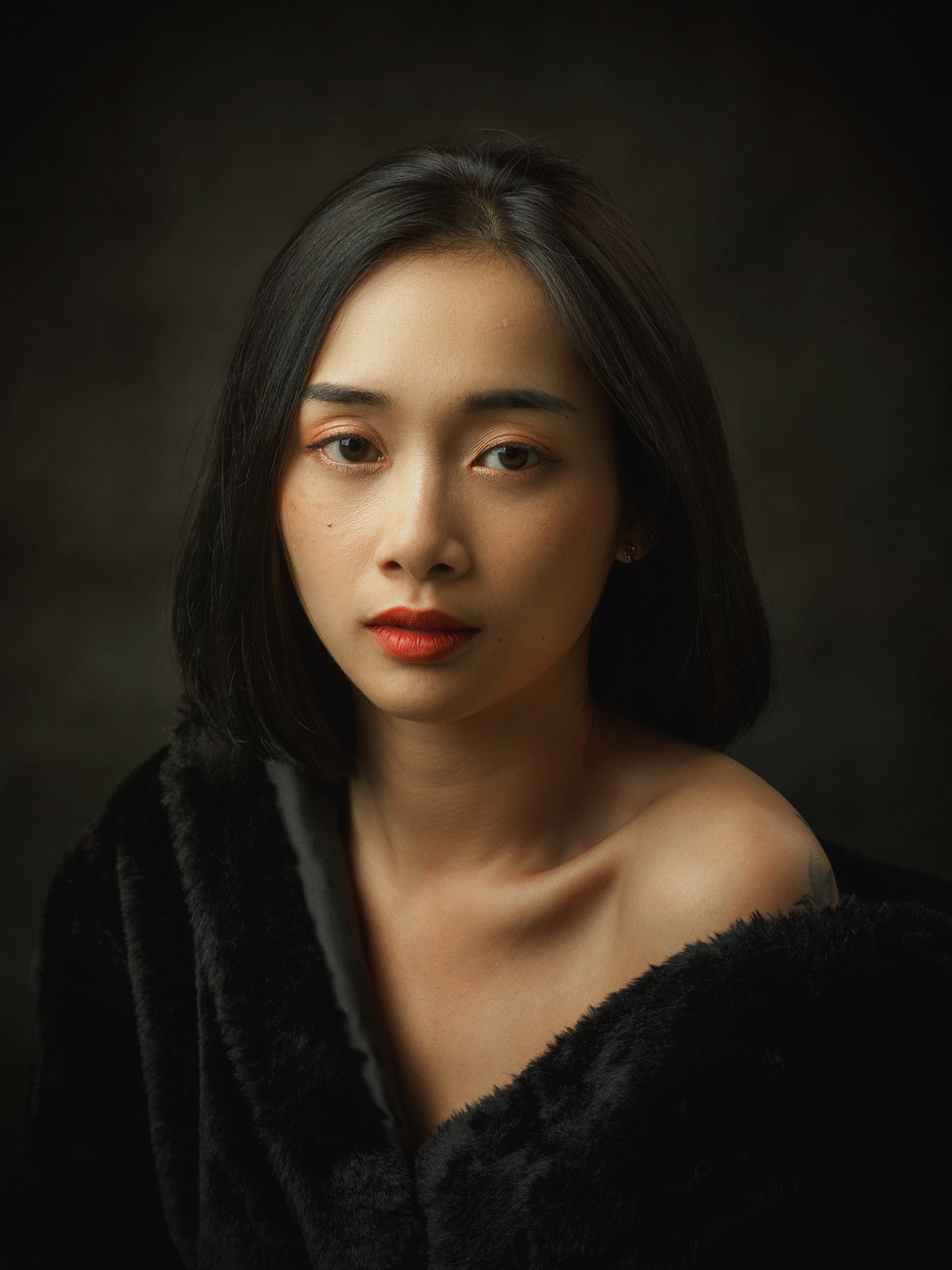 Hoang Nguyen Women Asian Dark Hair Makeup Fur Black Clothing Simple Background Portrait 1536x2048