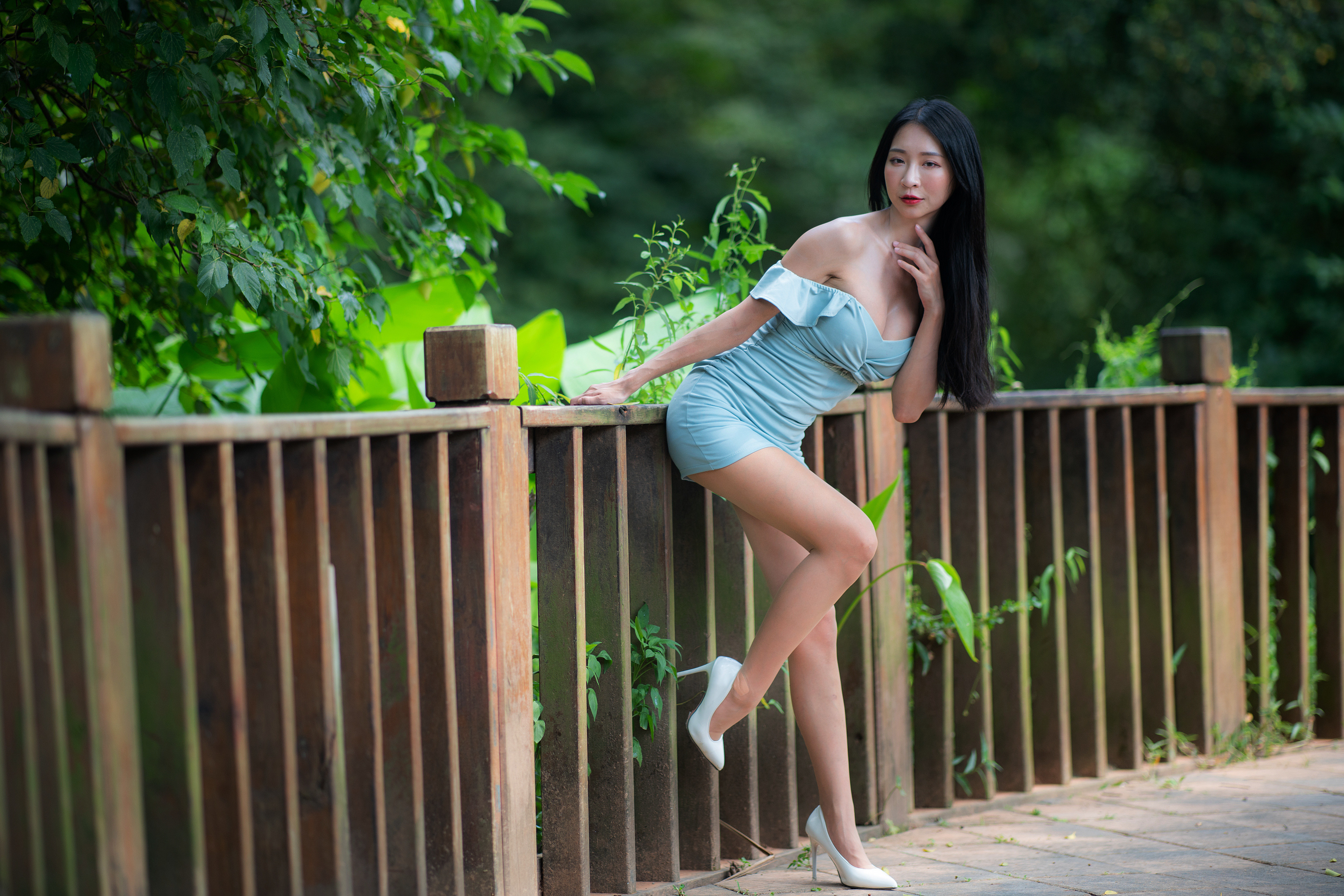 Asian Model Women Dark Hair Long Hair Iron Railing Leaning High Heels Brunette 3840x2561