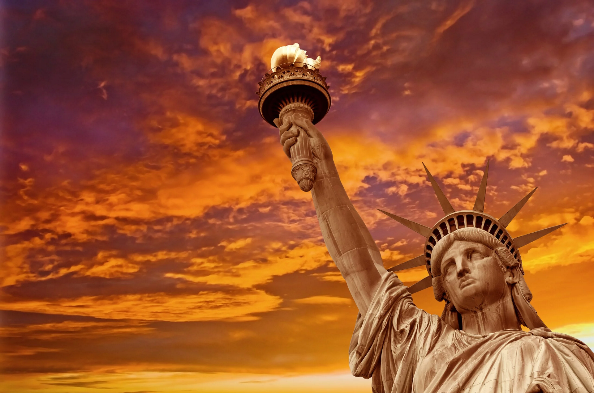 Statue Of Liberty CGi Photo Manipulation Sunset Sunset Glow Clouds Torches Fire Sky Digital Art 1920x1272