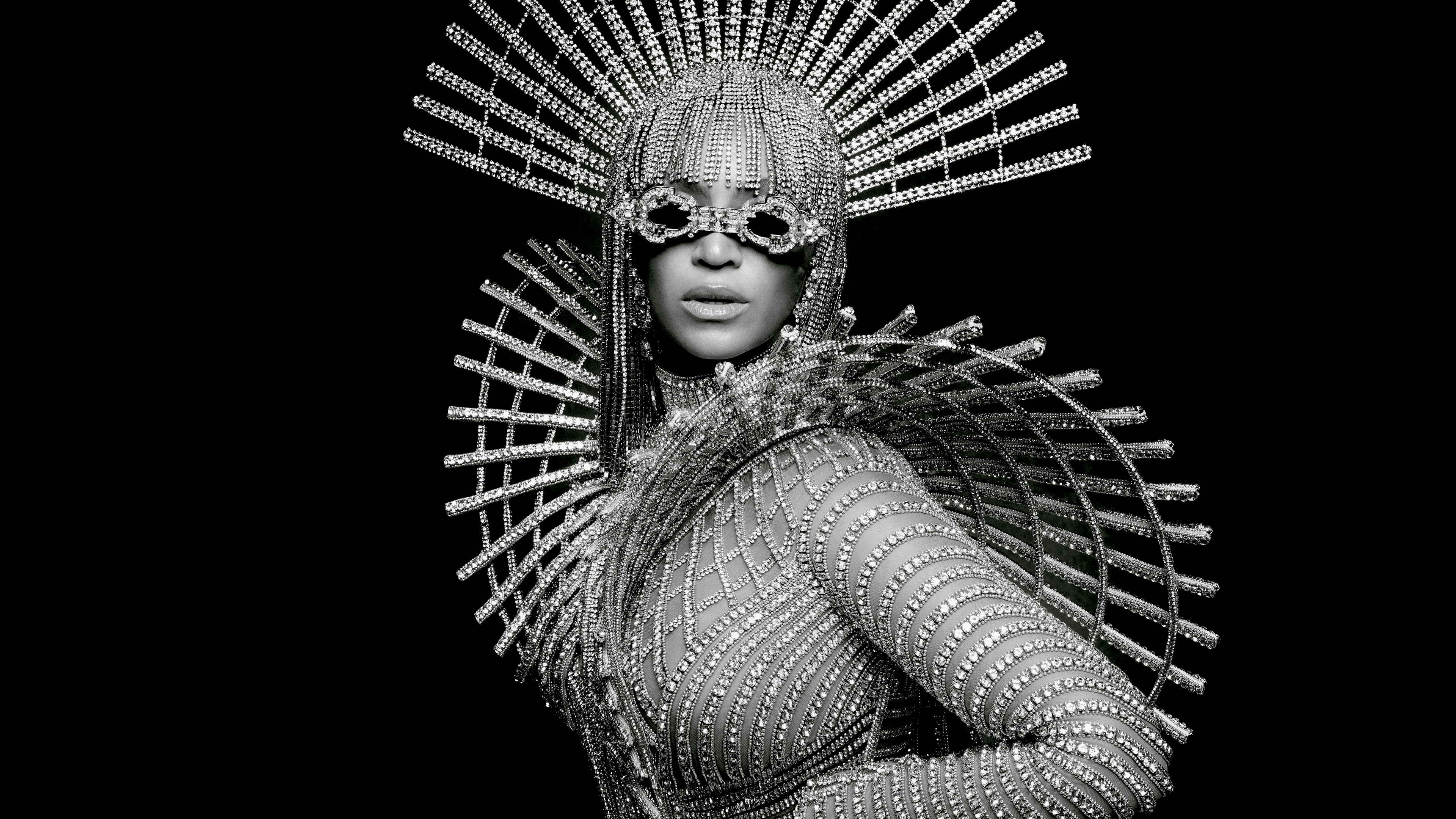 Beyonce Singer Women Dress Gemstone Hat Looking At Viewer Simple Background Black Background Portrai 3840x2160